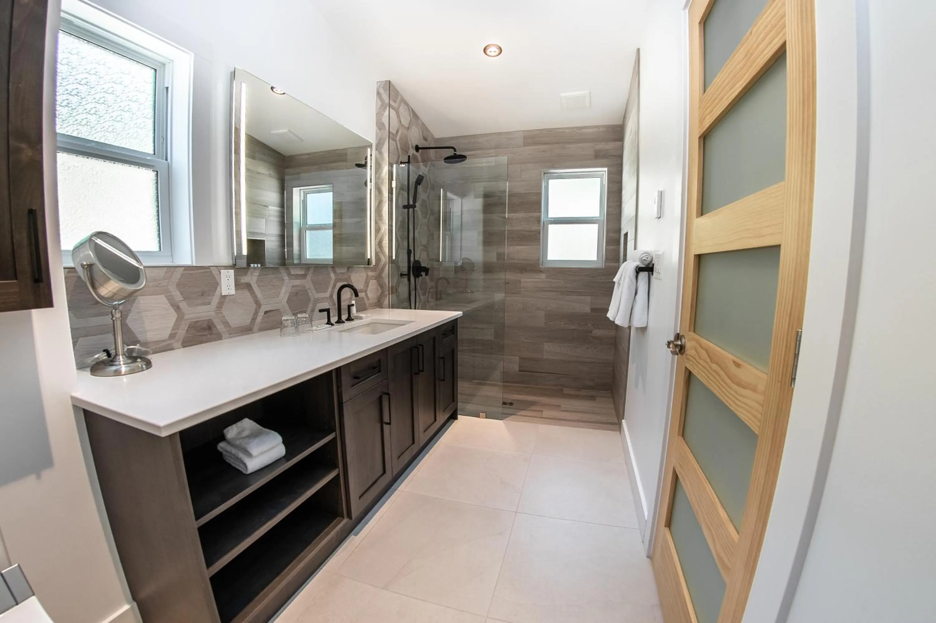 Bathroom in Halcyon Hot Springs Resort