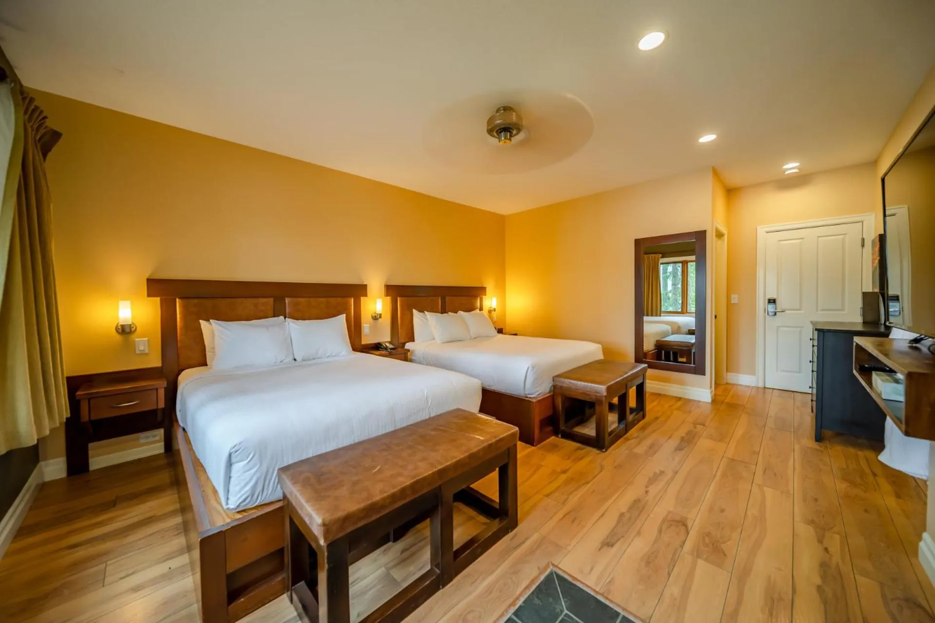 Bed in Halcyon Hot Springs Resort