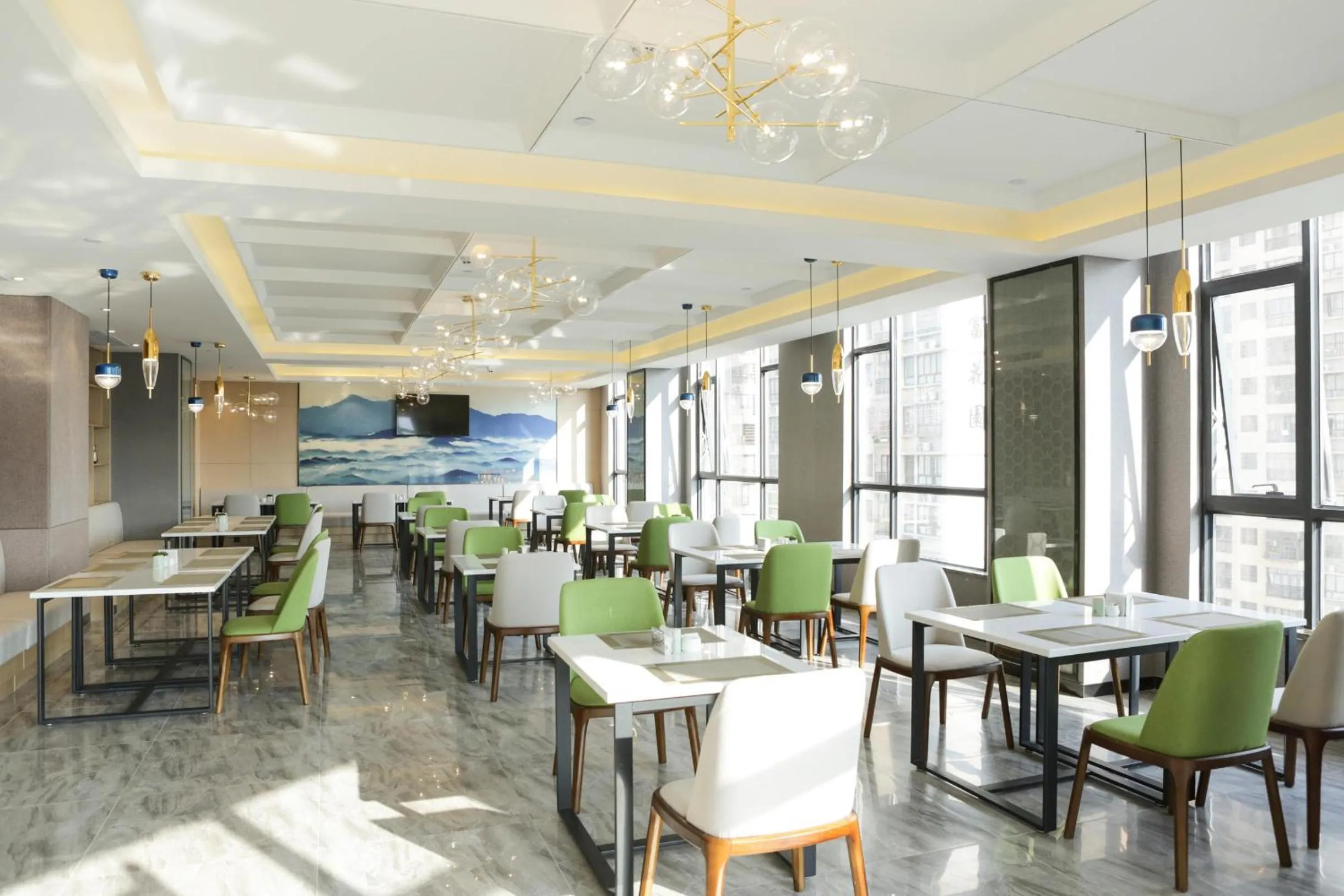 Atour Hotel High Speed Railway Station Maoming