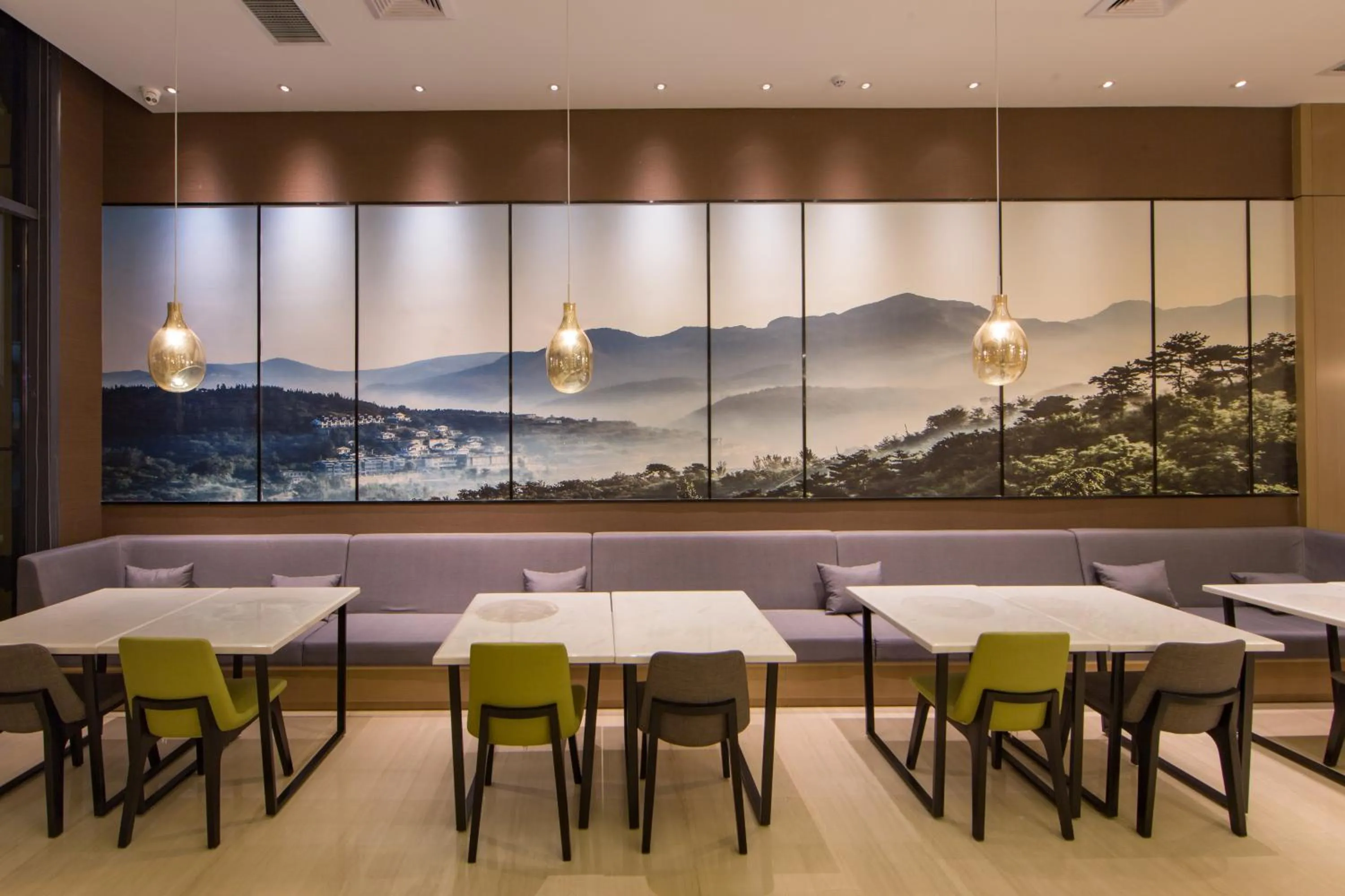 Restaurant/places to eat in Atour Hotel Yingxiongshan Road Jinan