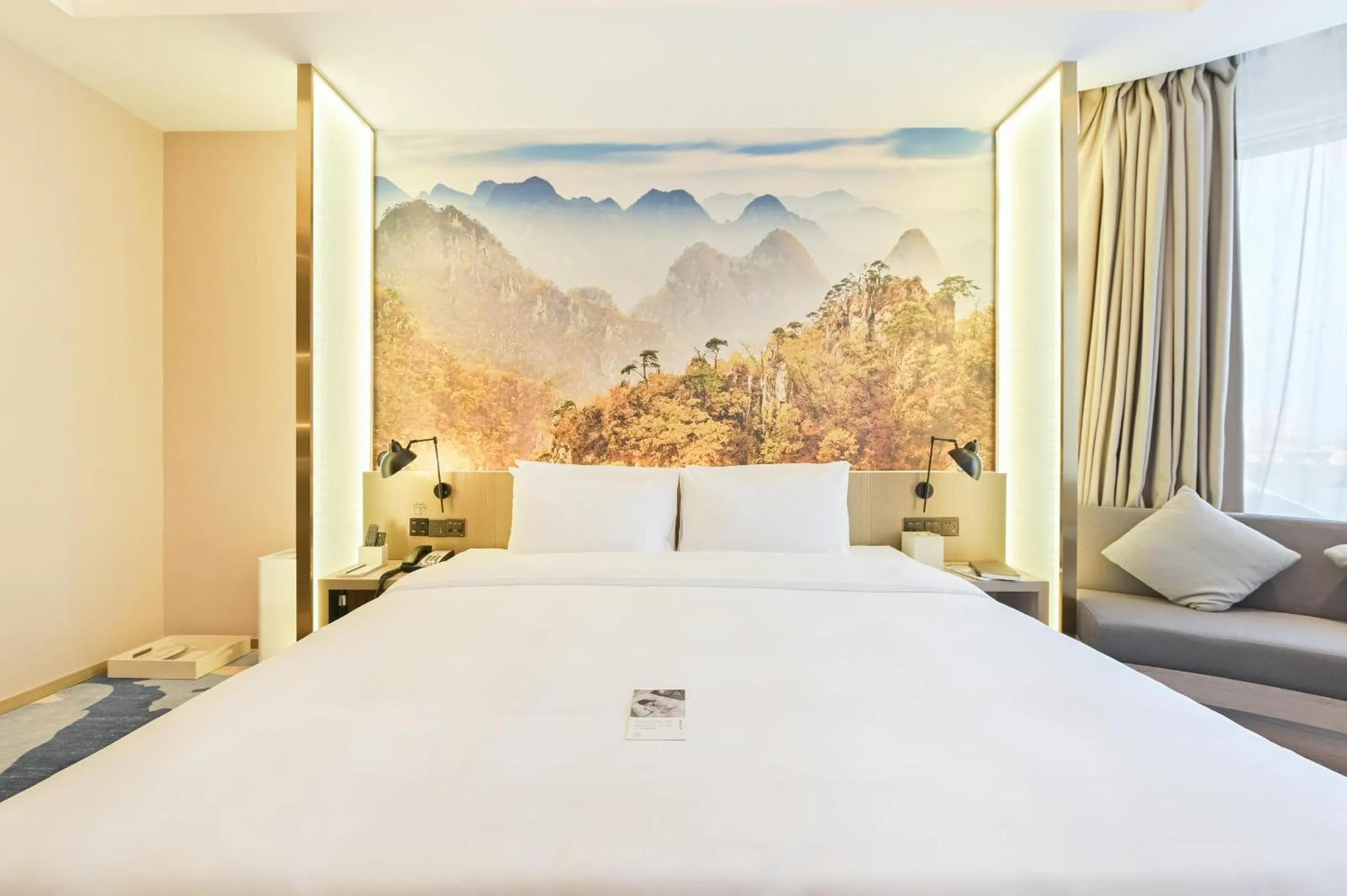 Bed in Atour Hotel Railway Station Dalian