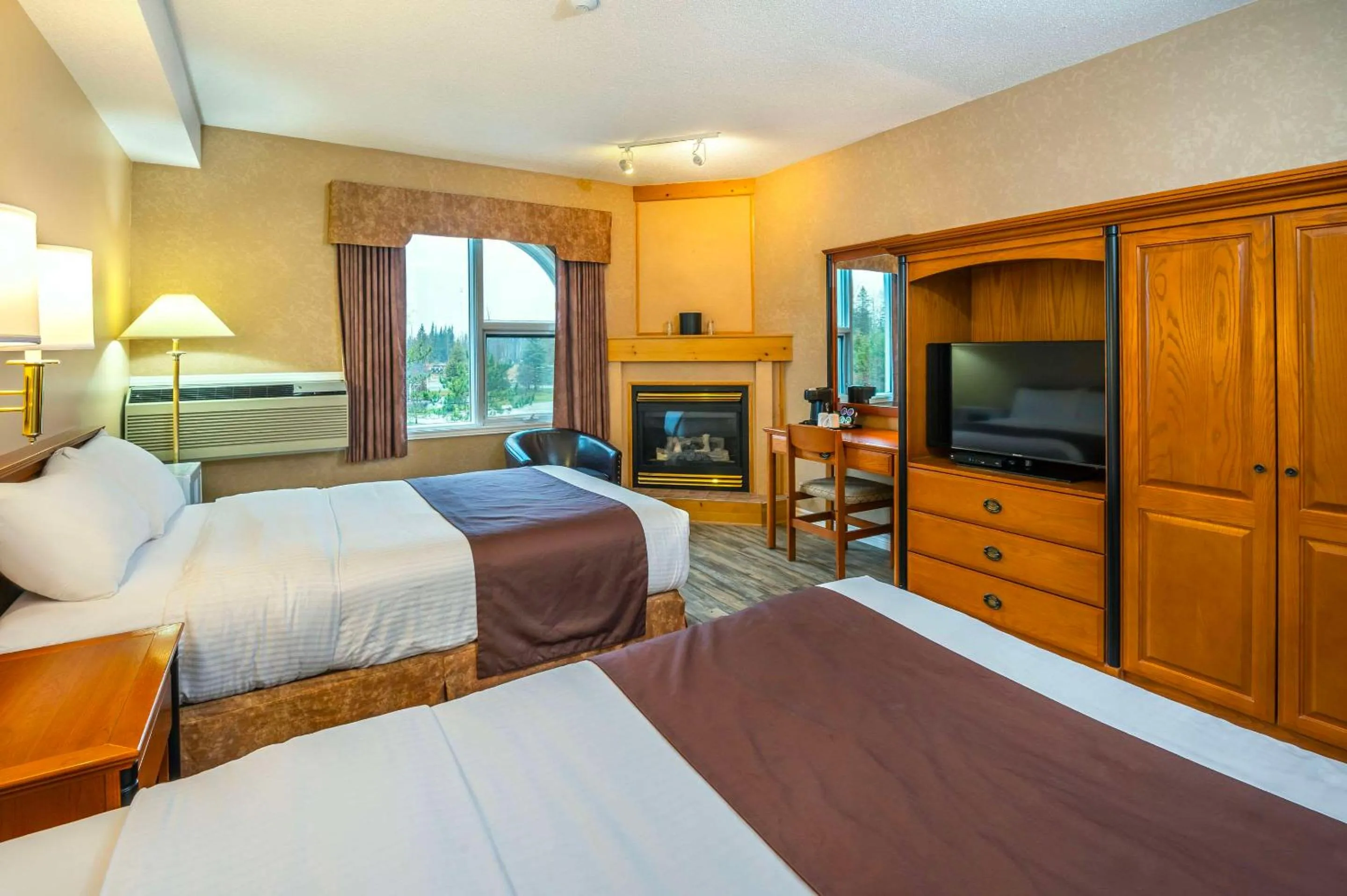 Bed in Cedar Meadows Resort & Spa, an Ascend Collection Resort