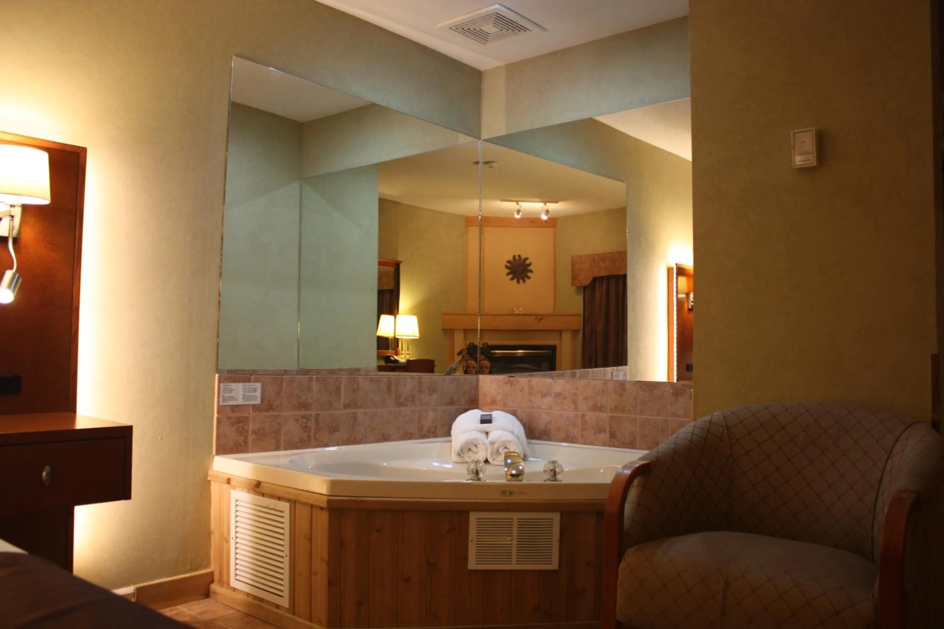 Photo of the whole room in Cedar Meadows Resort & Spa, an Ascend Collection Resort