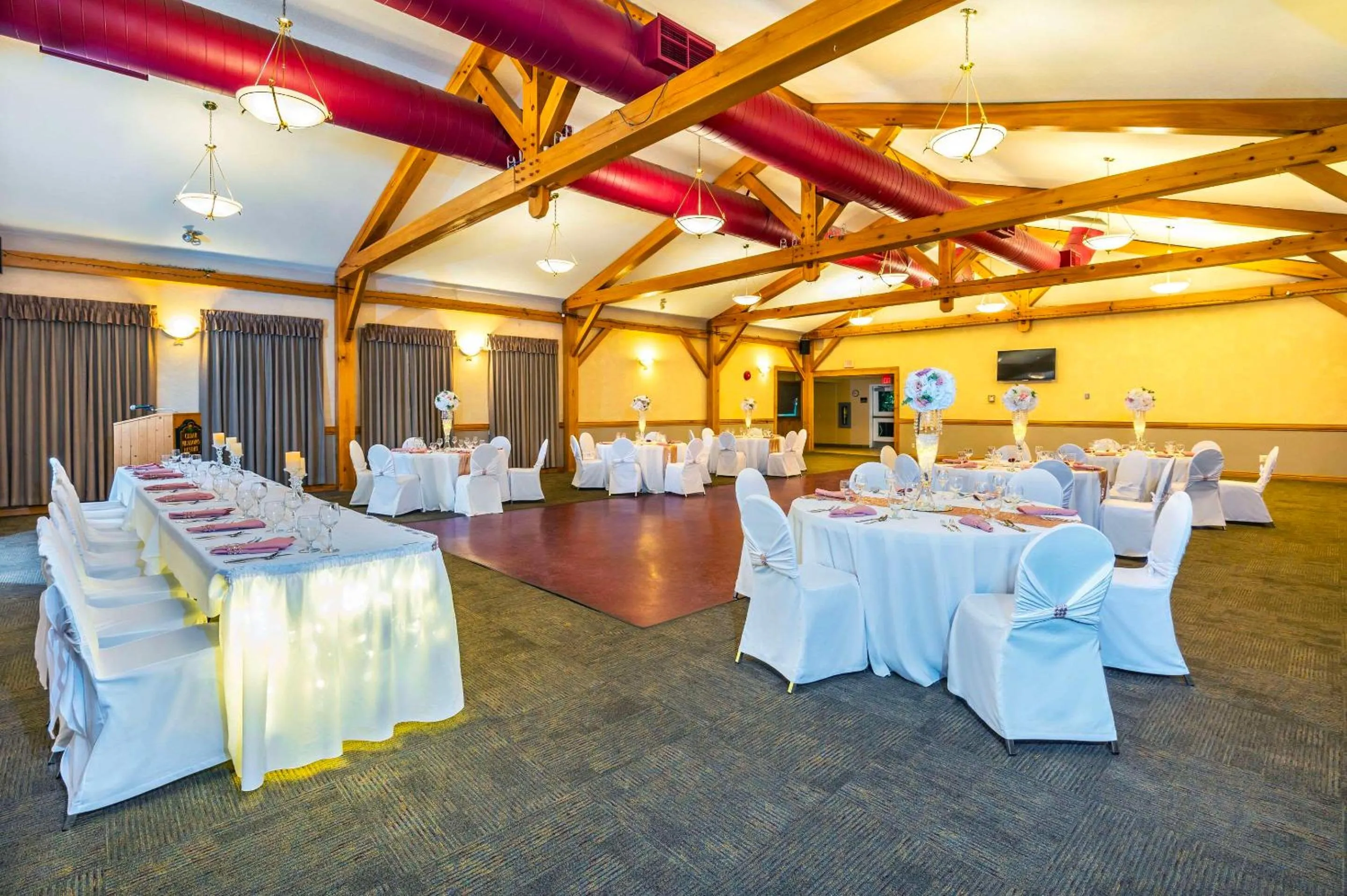 Banquet/Function facilities in Cedar Meadows Resort & Spa, an Ascend Collection Resort