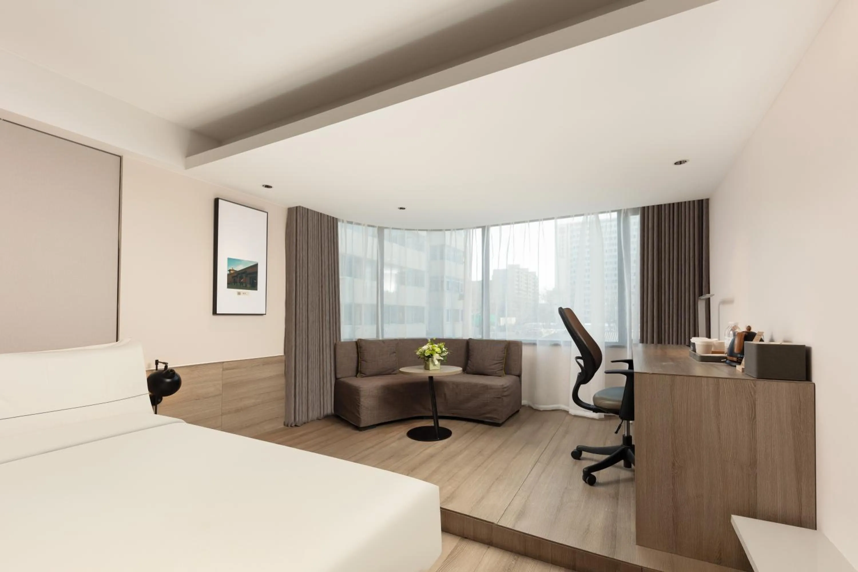 Seating area, Bed in Atour Hotel Financial Street Beijing