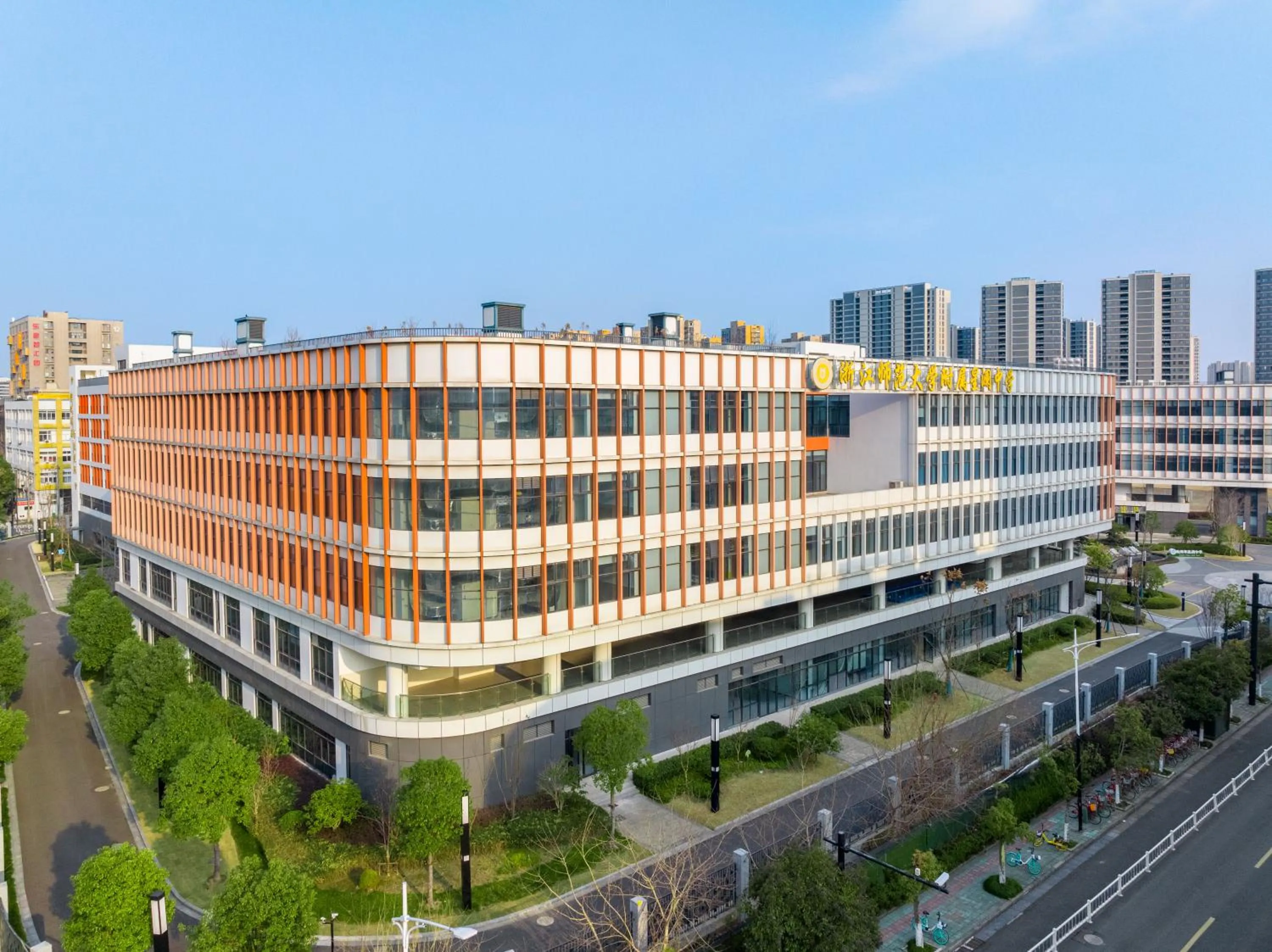 Property building in Atour Hotel Canal Hangzhou