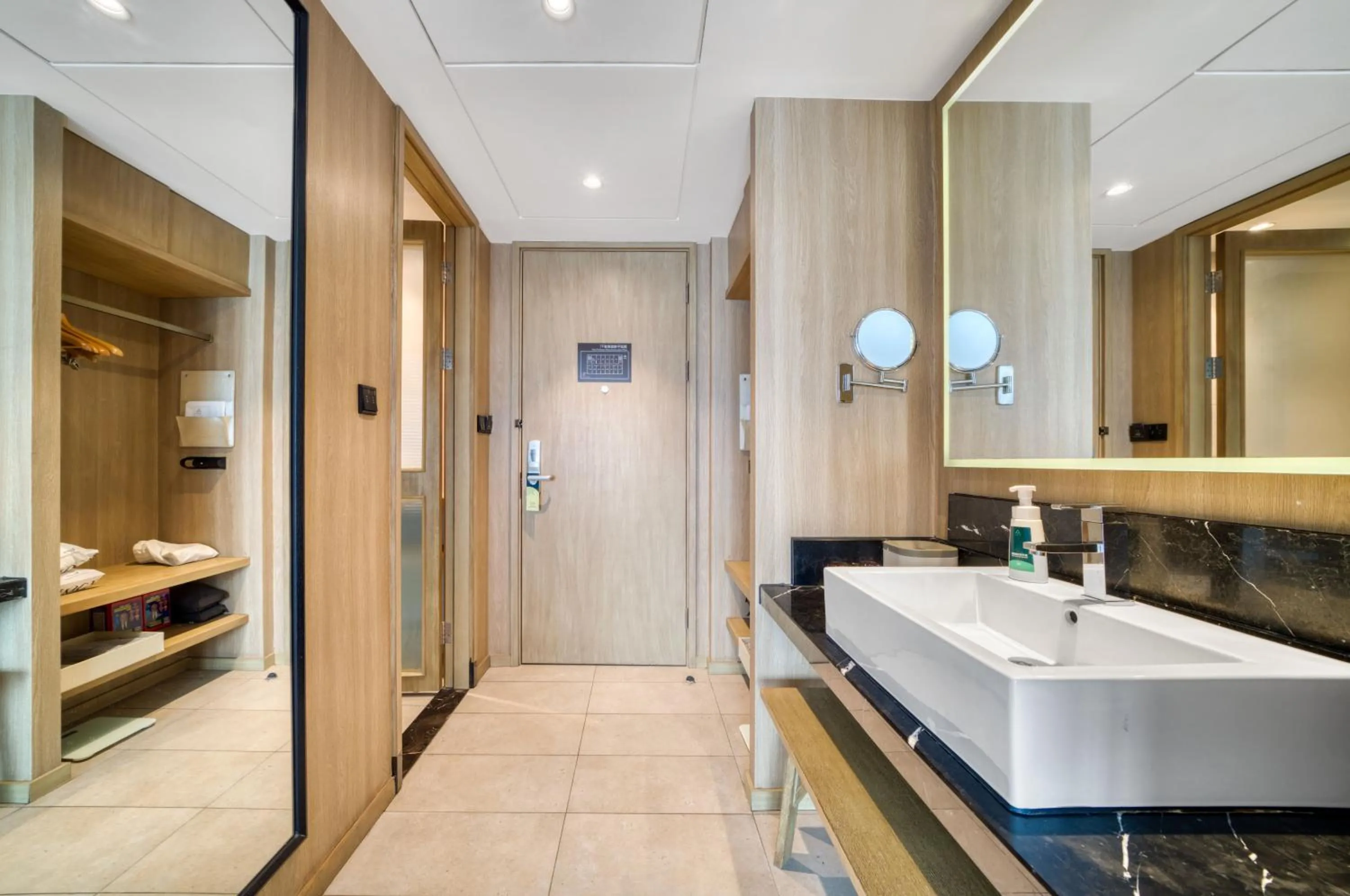 Atour Hotel Canal Hangzhou