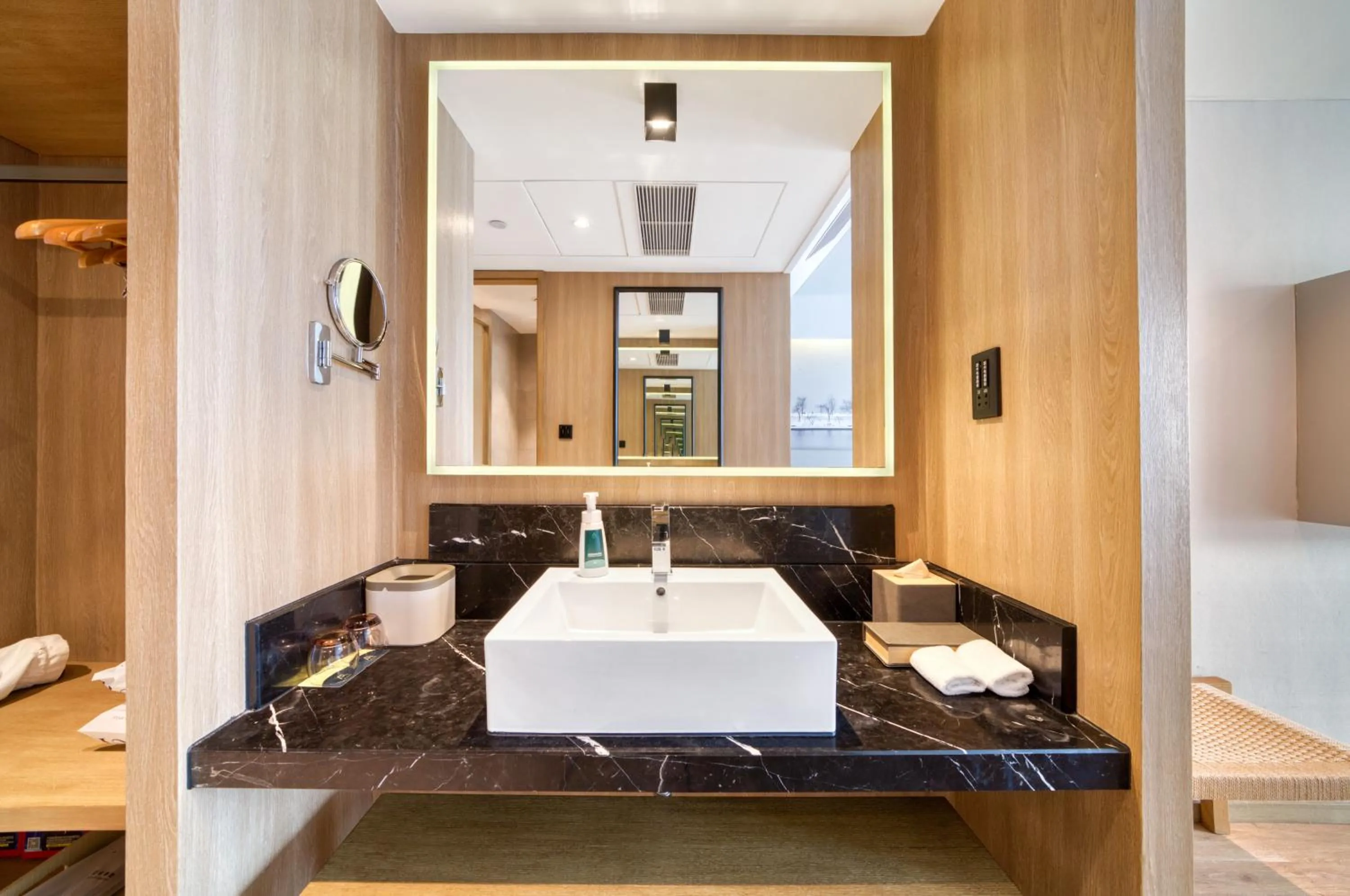 Atour Hotel Canal Hangzhou