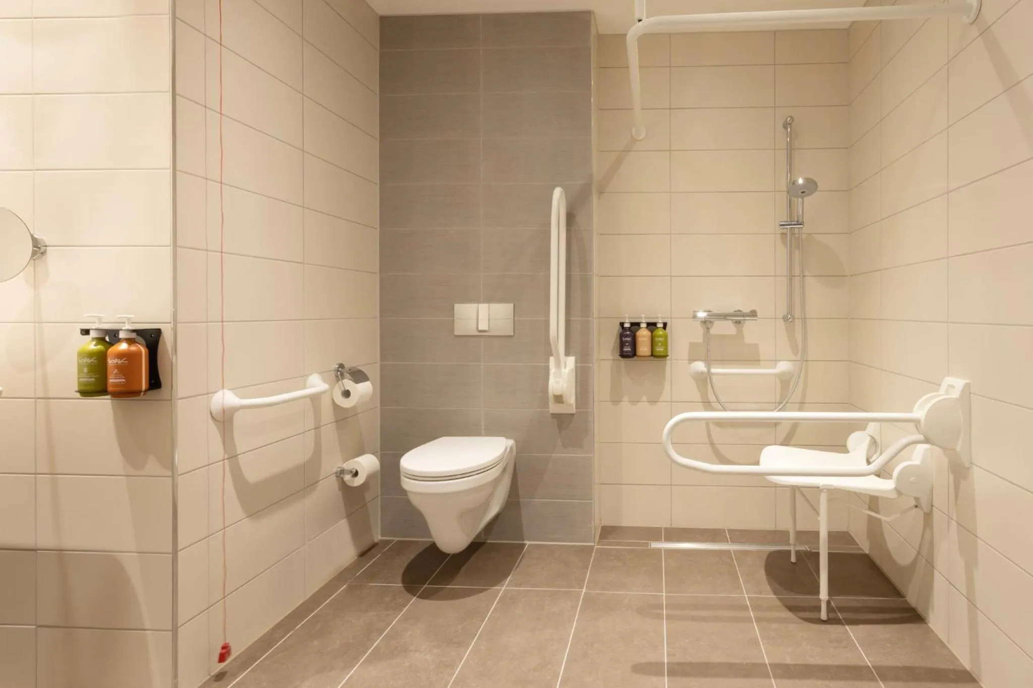 Bathroom in Holiday Inn - Eindhoven Airport by IHG