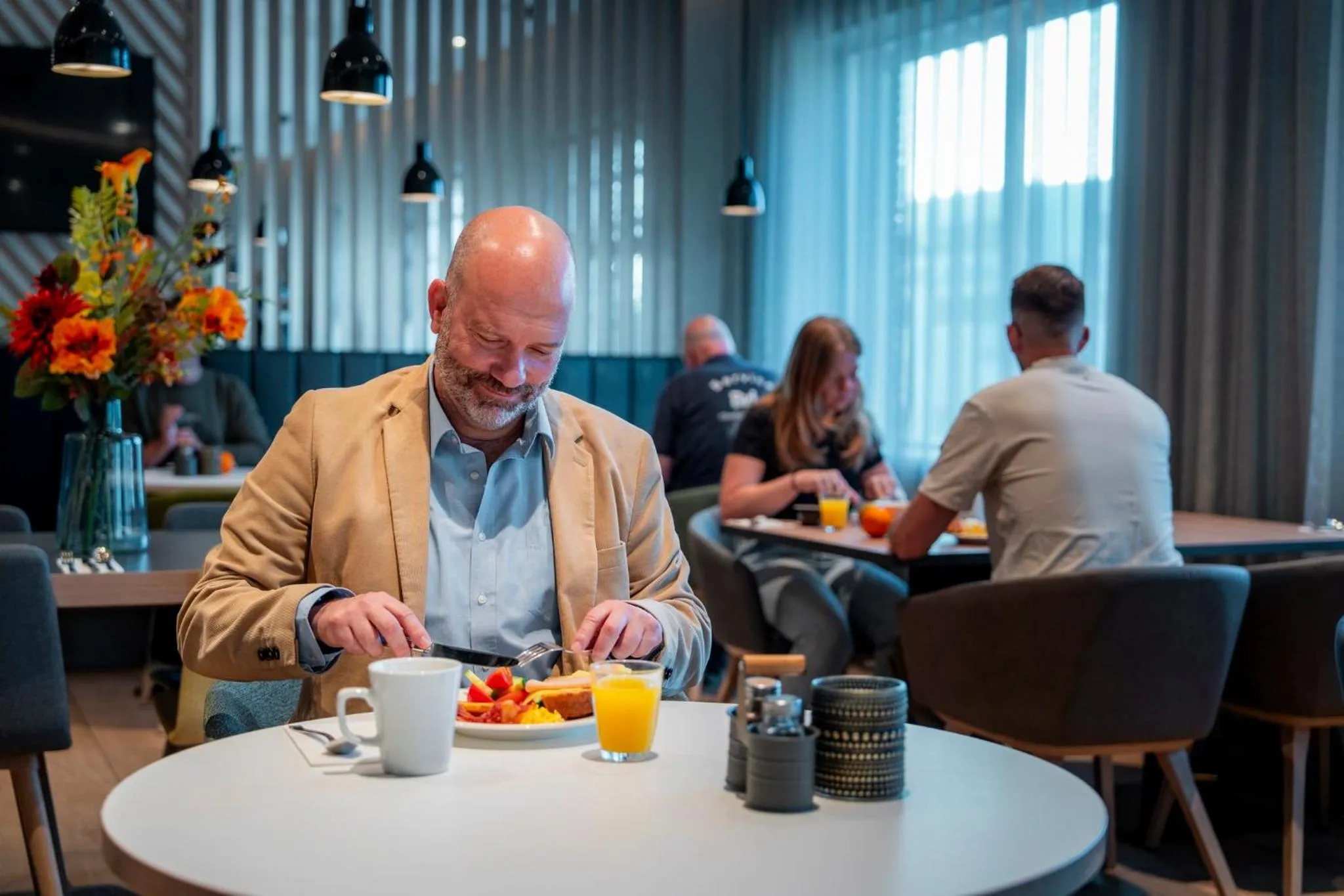Restaurant/places to eat in Holiday Inn - Eindhoven Airport by IHG