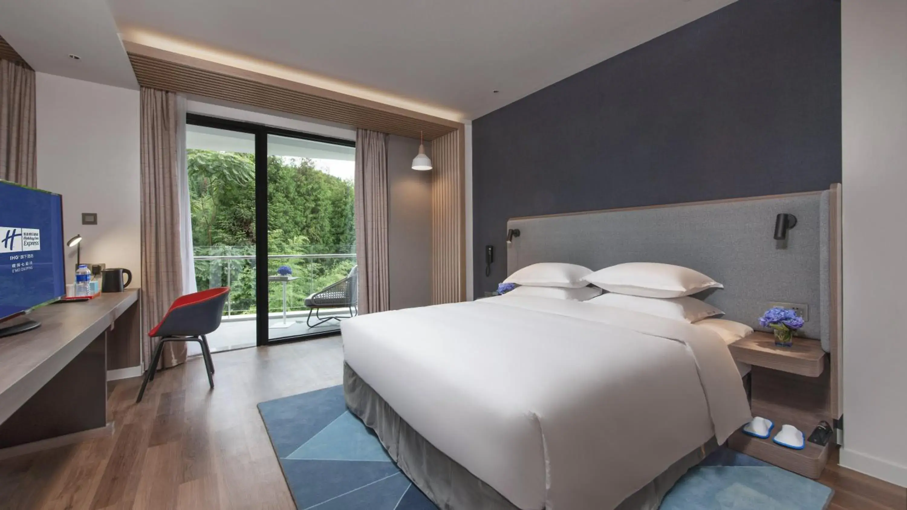 Standard Room in Holiday Inn Express Qiliping by IHG Standard Room in Holiday Inn Express Qiliping by IHG