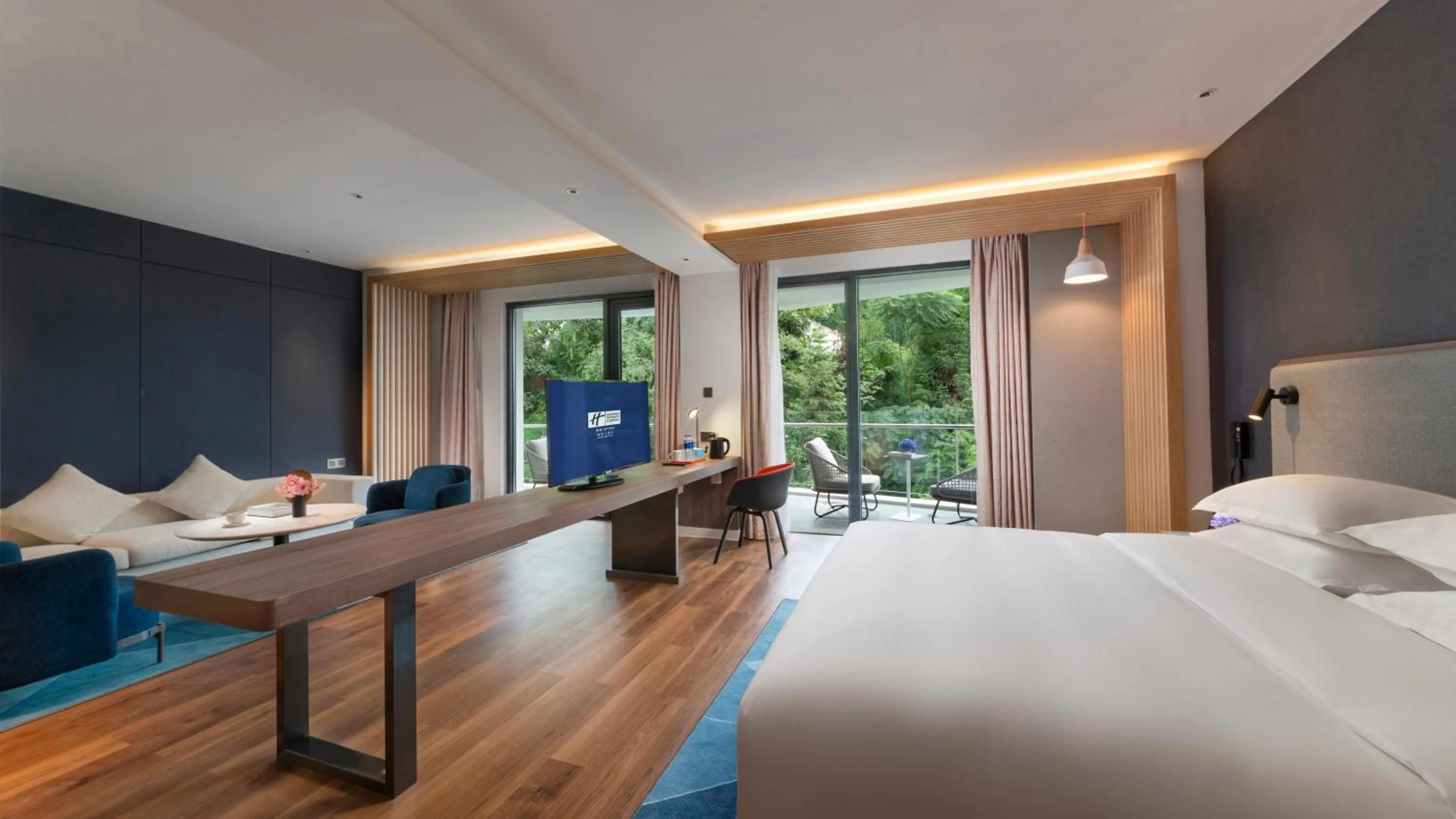 Bedroom, Bed in Holiday Inn Express Qiliping by IHG