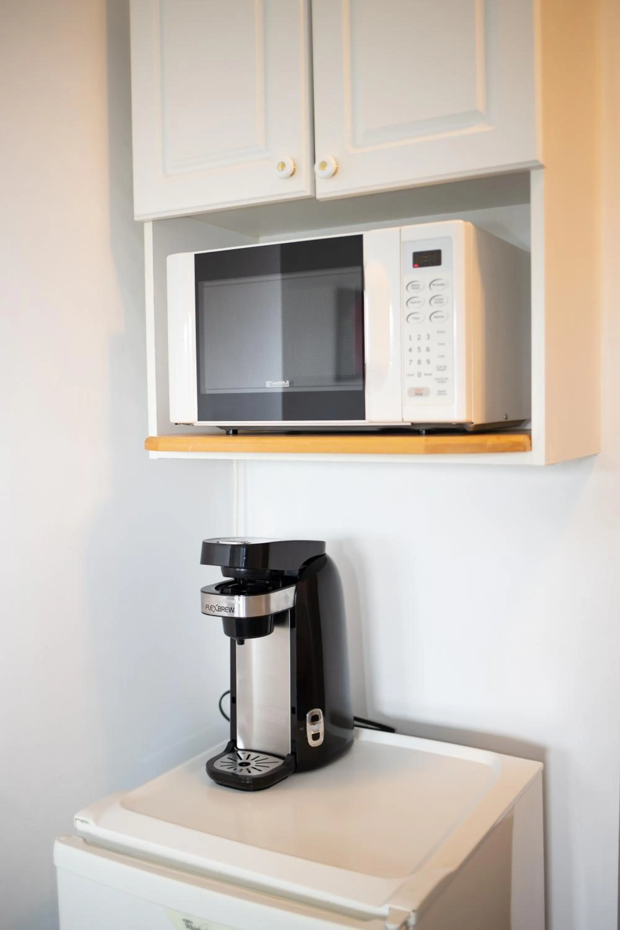 Coffee/tea facilities in Crescent Motel