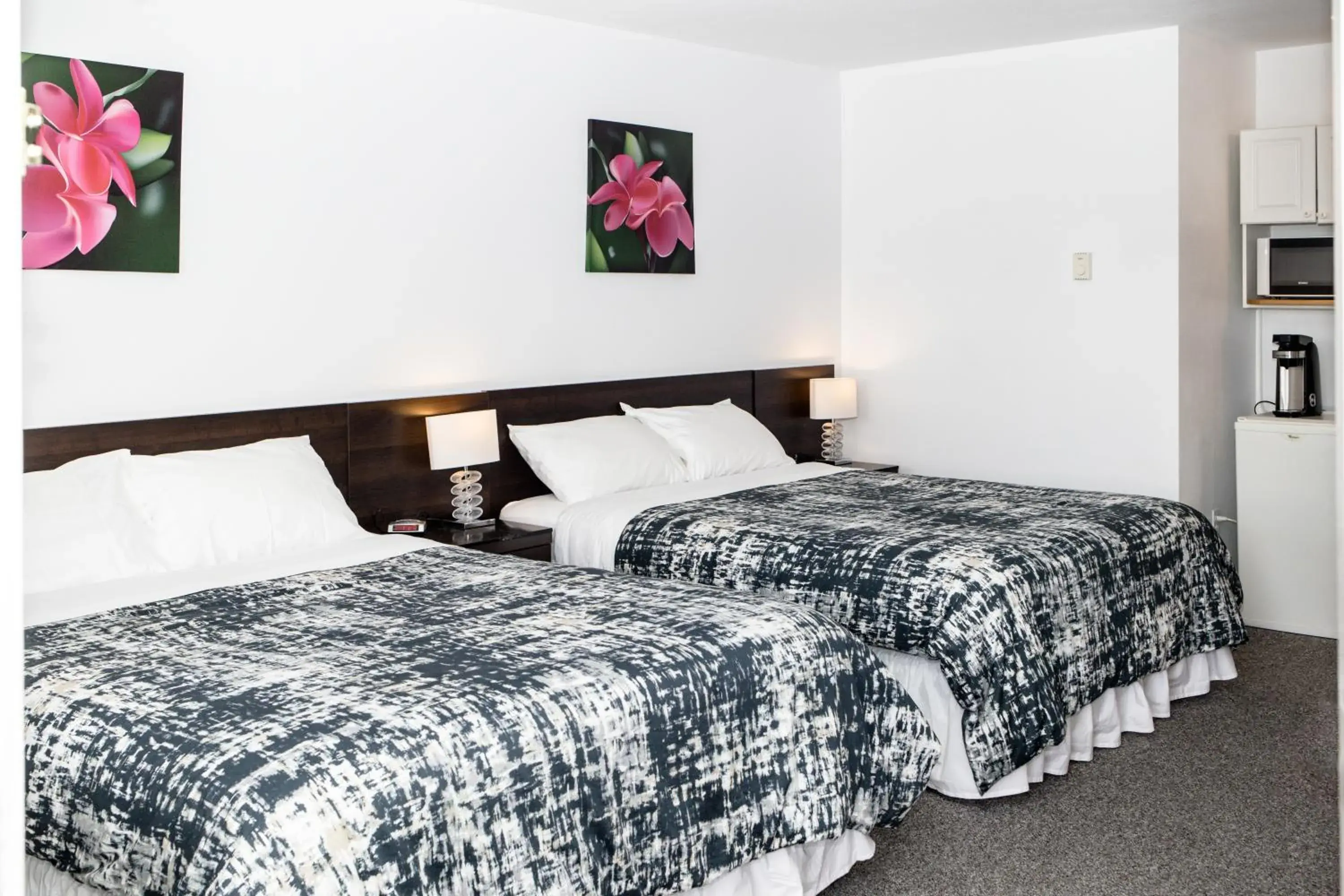 Standard Queen Room - Not Pet Friendly in Crescent Motel Standard Queen Room - Not Pet Friendly in Crescent Motel