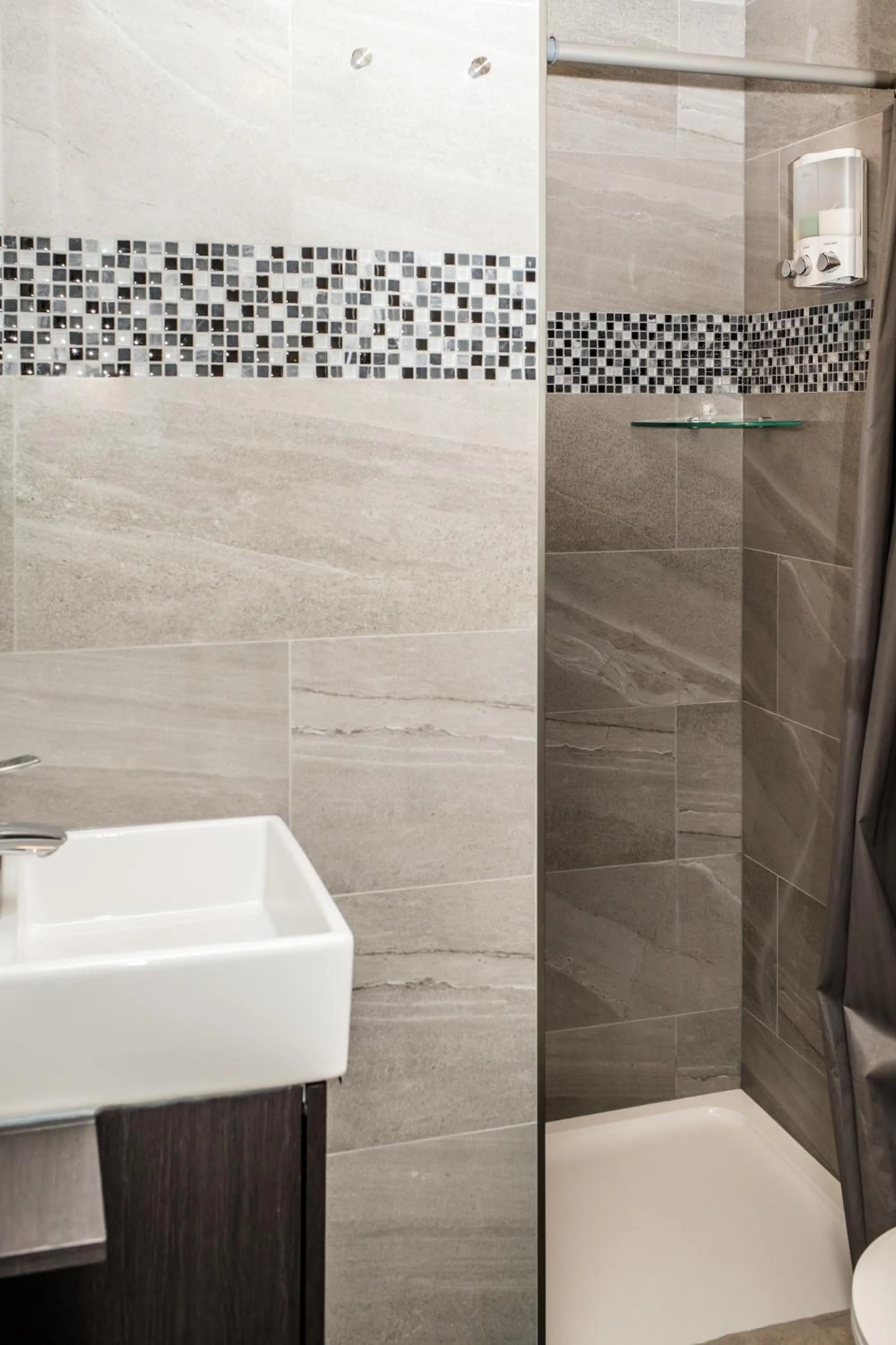 Shower in Crescent Motel