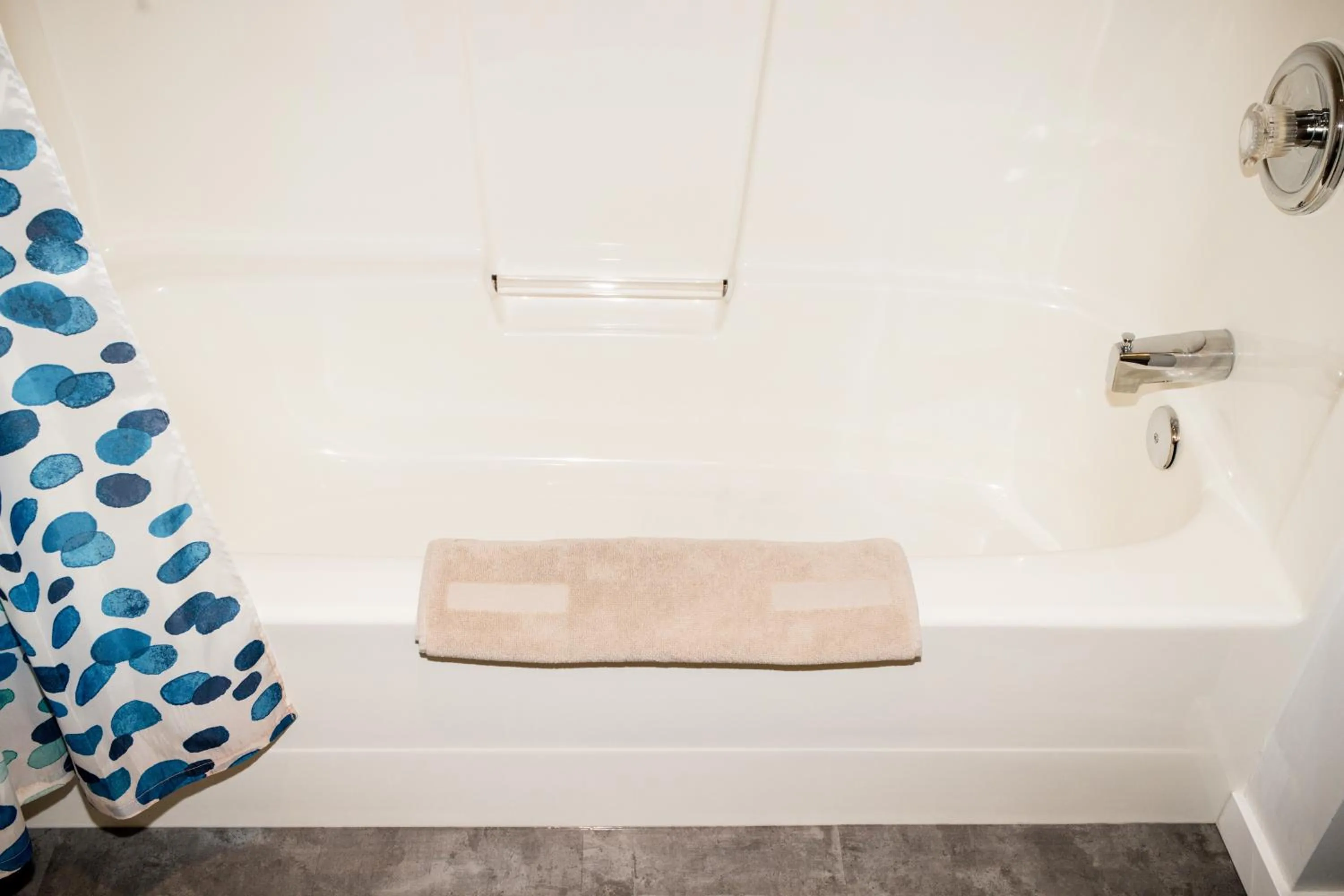 Bathroom in Crescent Motel