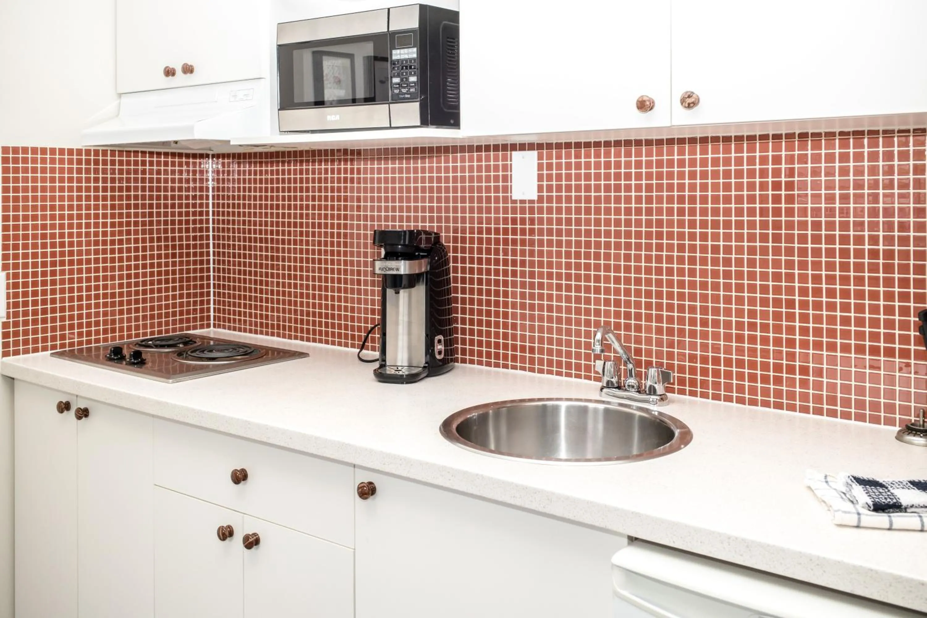 Kitchen or kitchenette in Crescent Motel