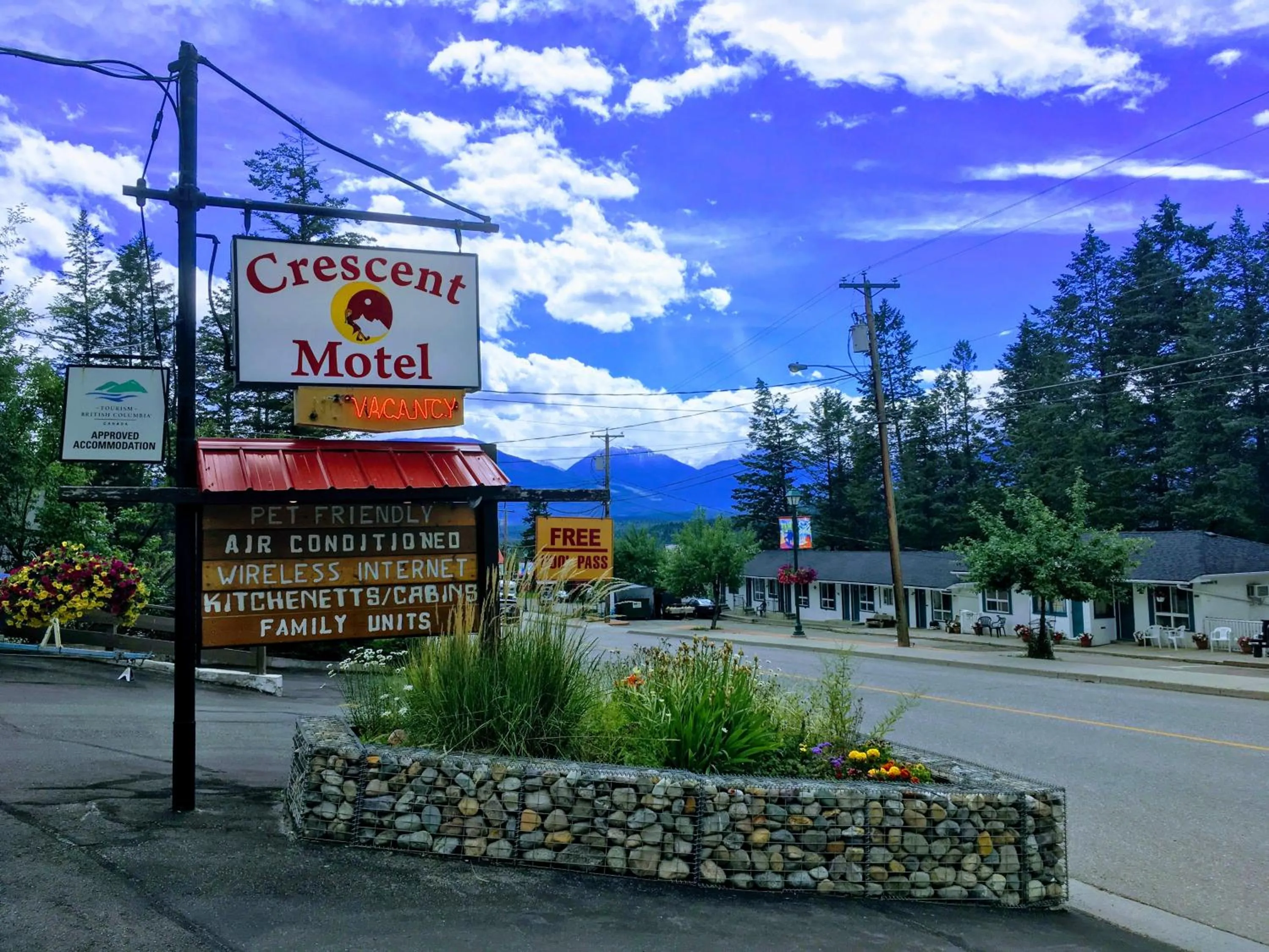Property logo or sign in Crescent Motel