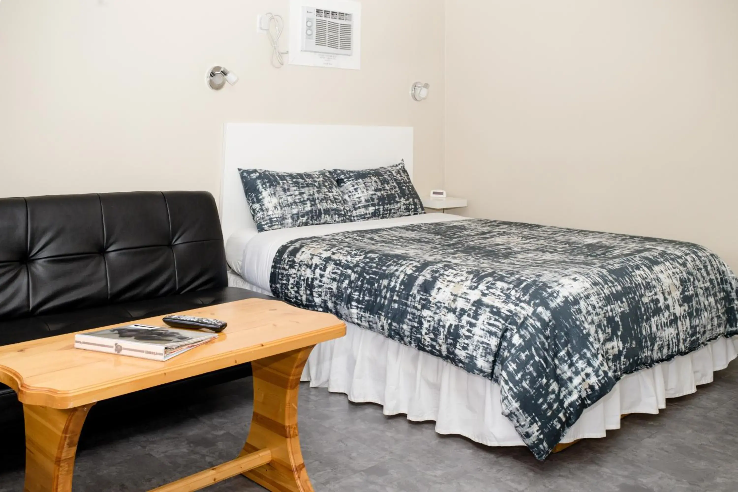 Double Room - Pet Friendly in Crescent Motel Double Room - Pet Friendly in Crescent Motel
