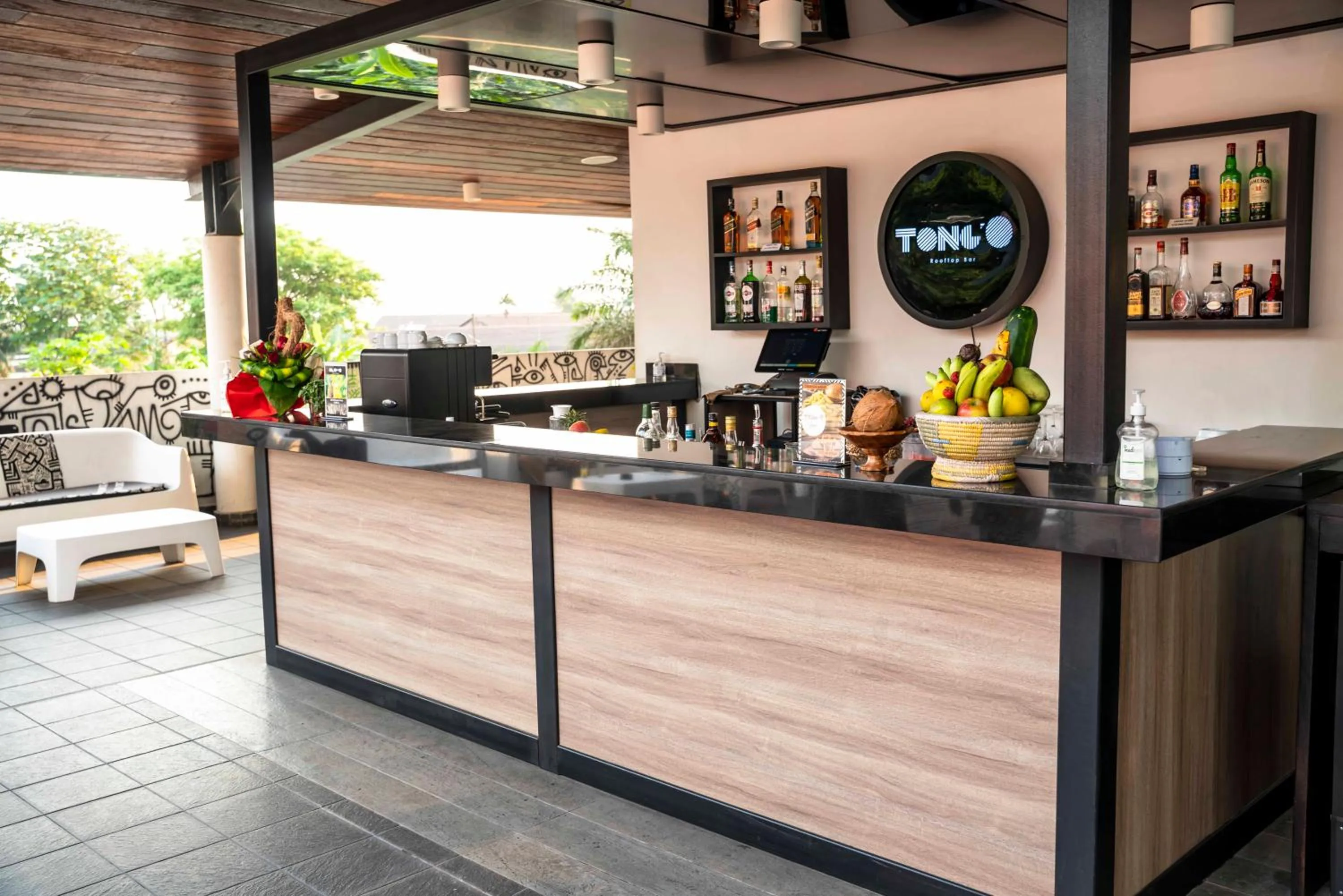 Lounge or bar in ONOMO Hotel Douala