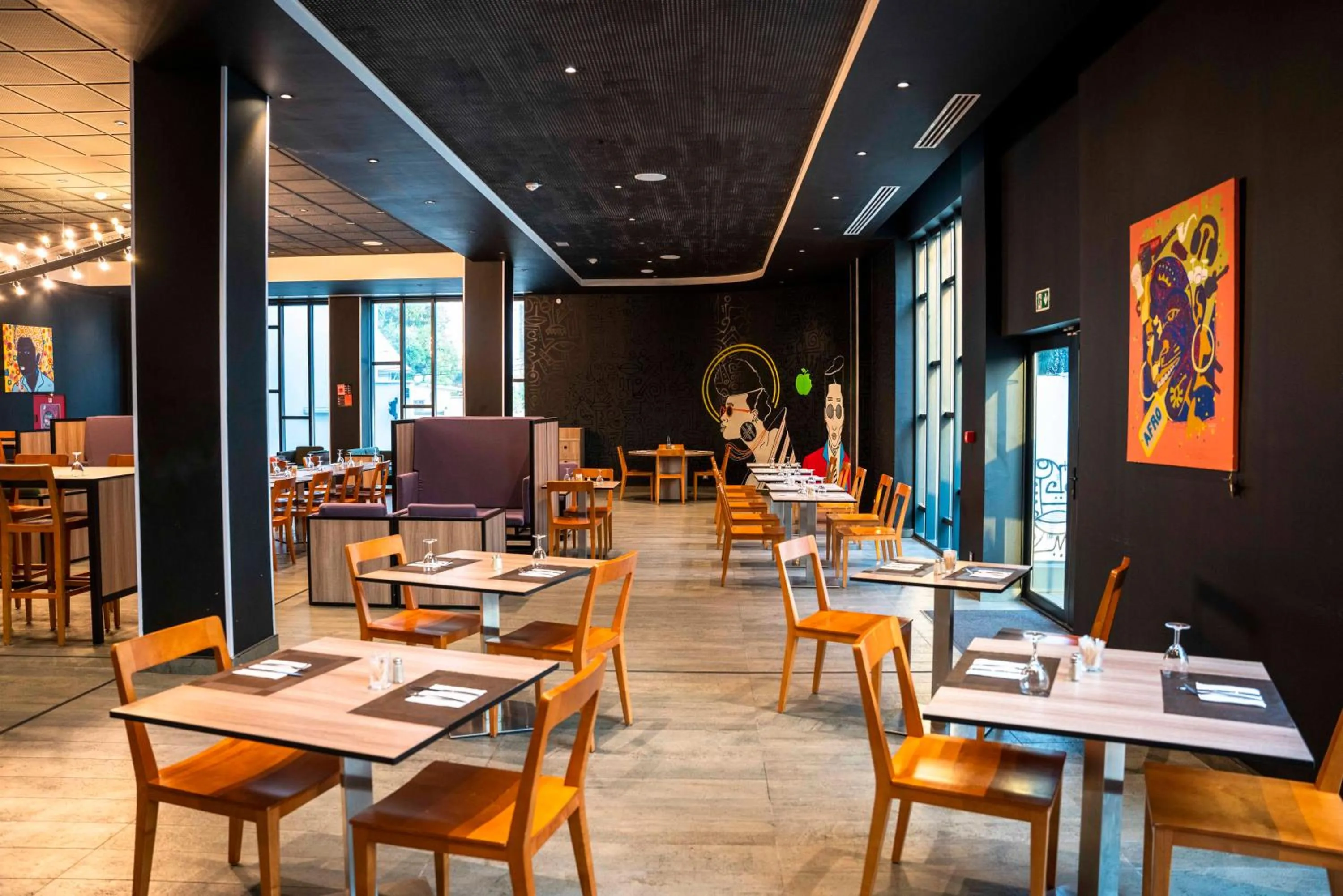 Restaurant/places to eat in ONOMO Hotel Douala