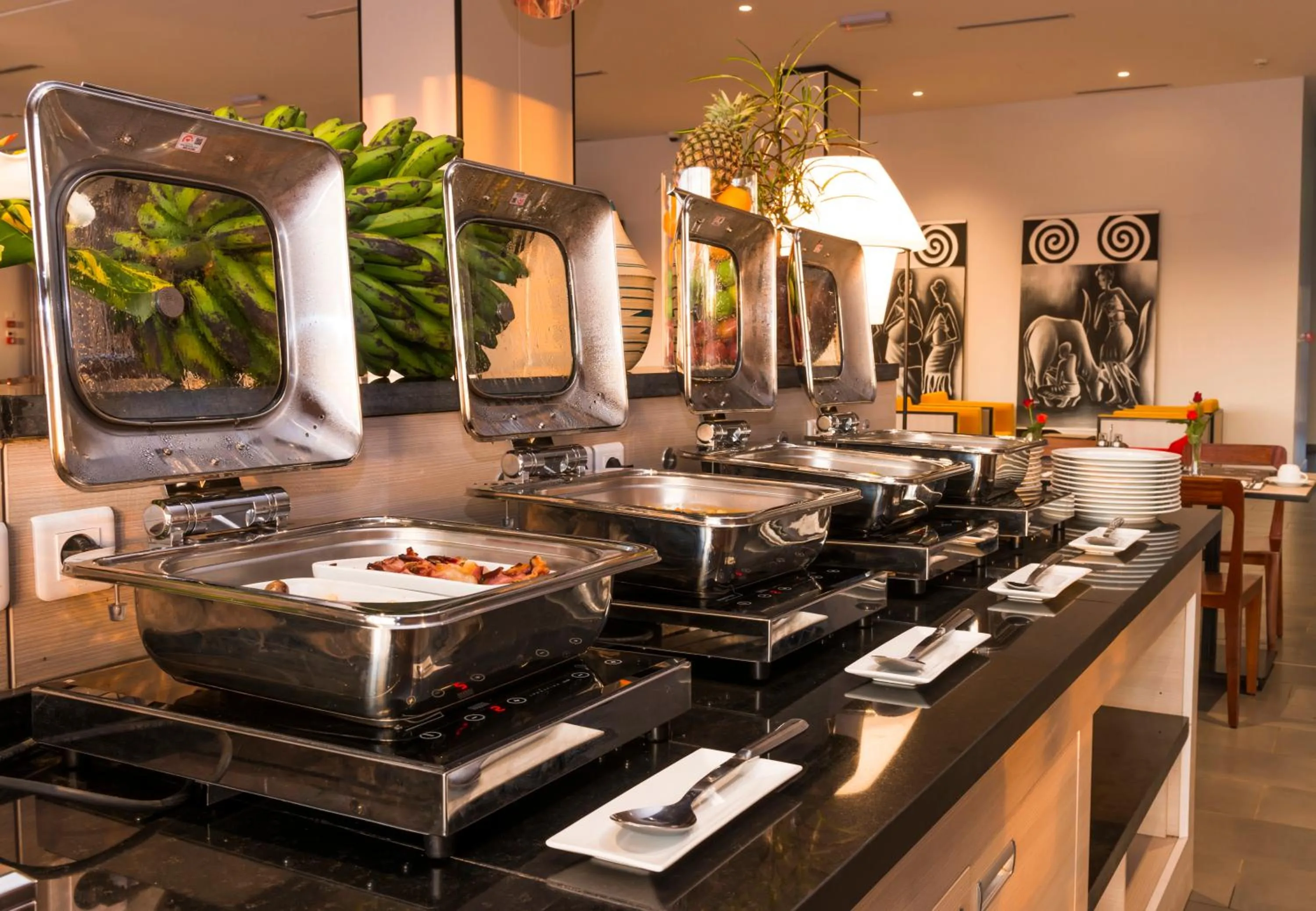 Restaurant/places to eat in ONOMO Hotel Douala