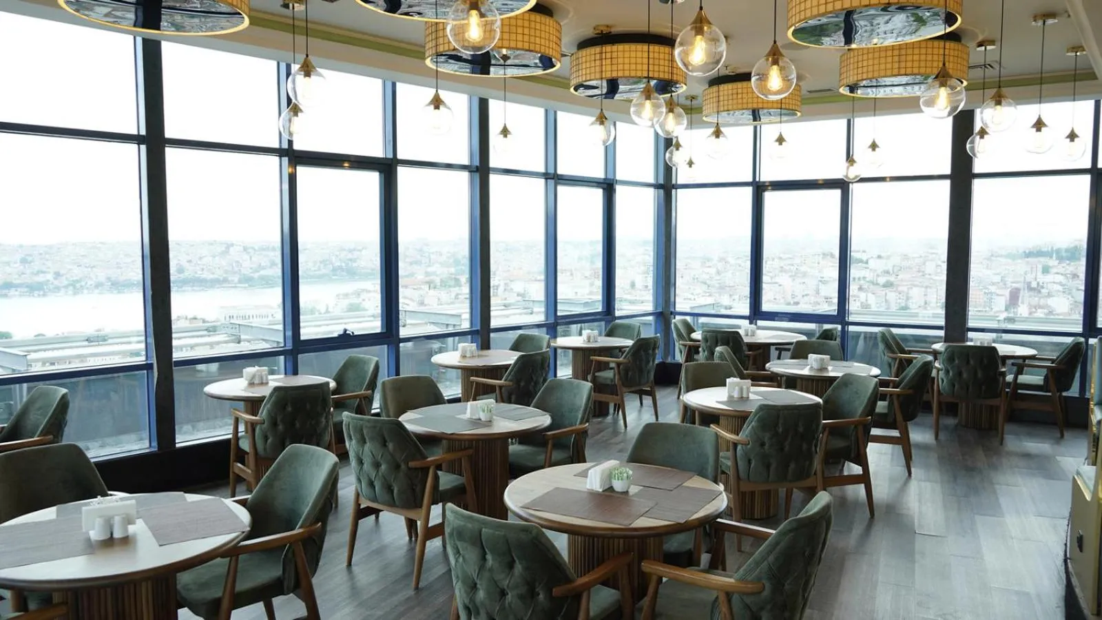 Restaurant/places to eat in Euro Plaza Hotel - Taksim Pera