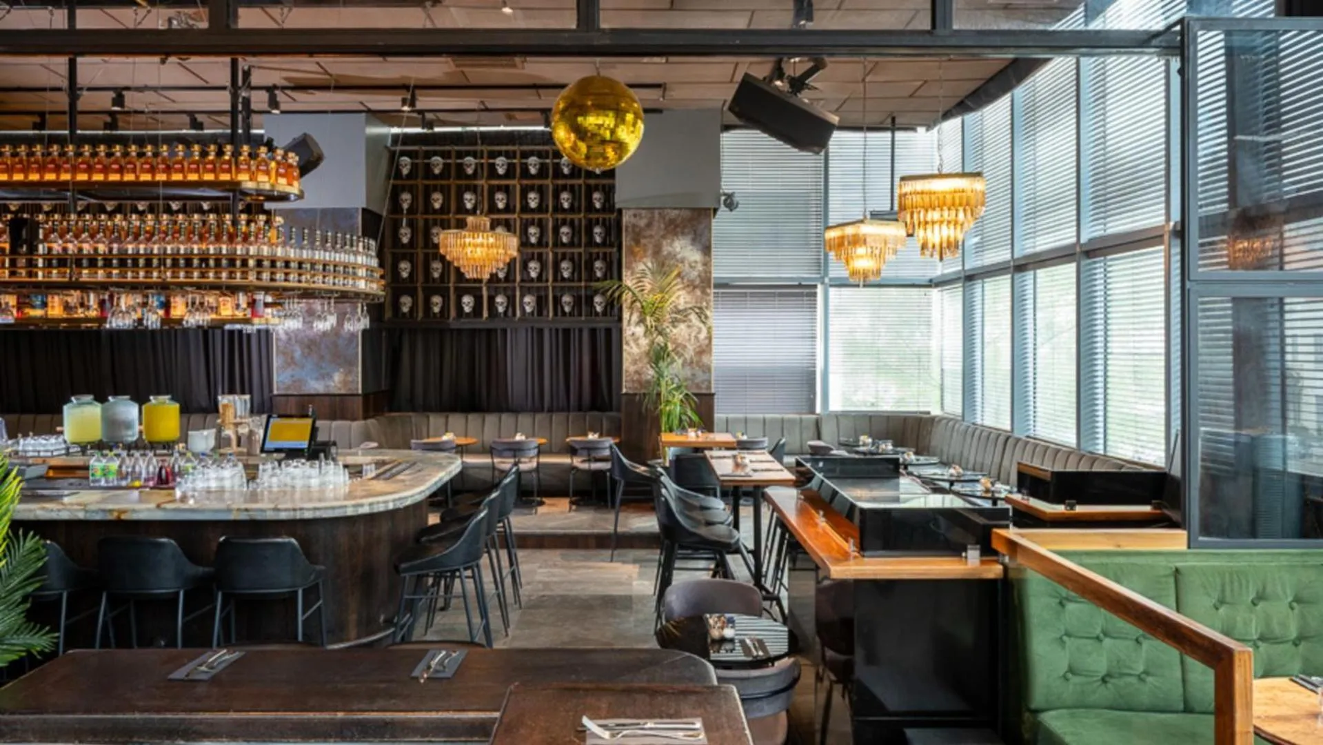 Breakfast in Bachar House - FATTAL COLORS