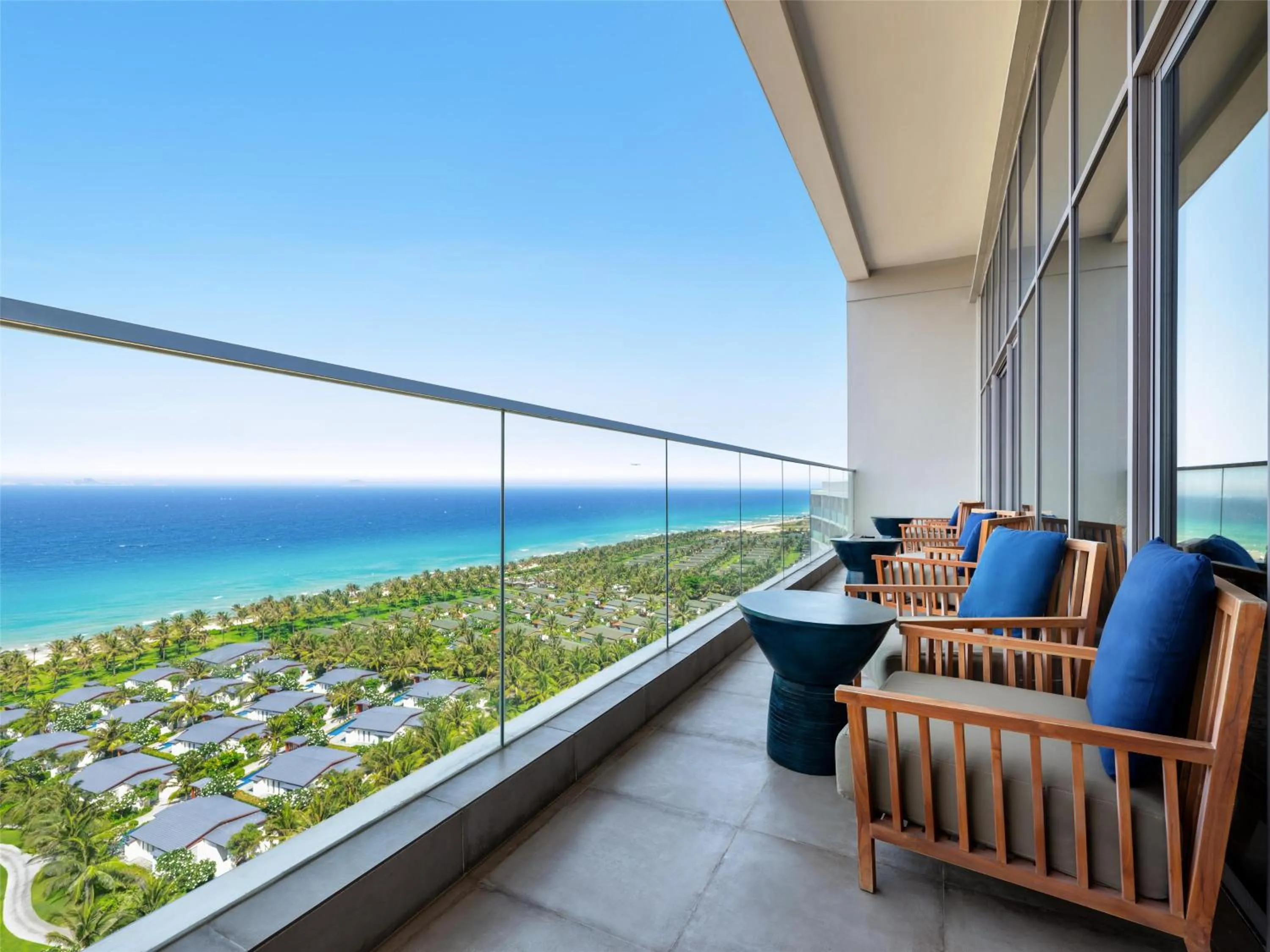 Lounge or bar in Radisson Blu Resort Cam Ranh