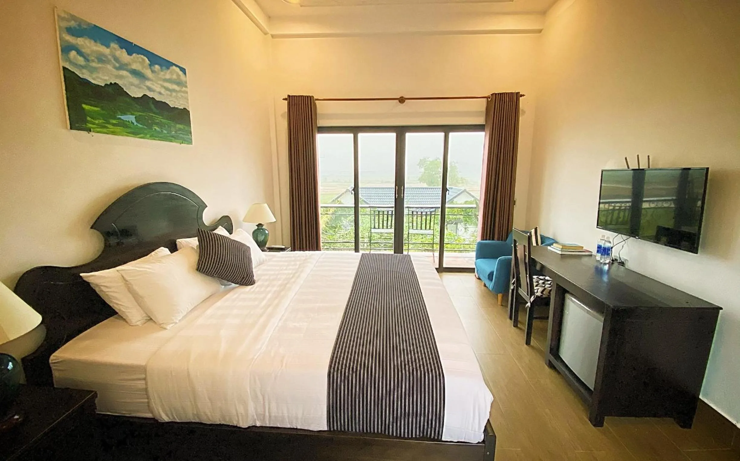 Photo of the whole room, Bed in Karst Villas Phong Nha