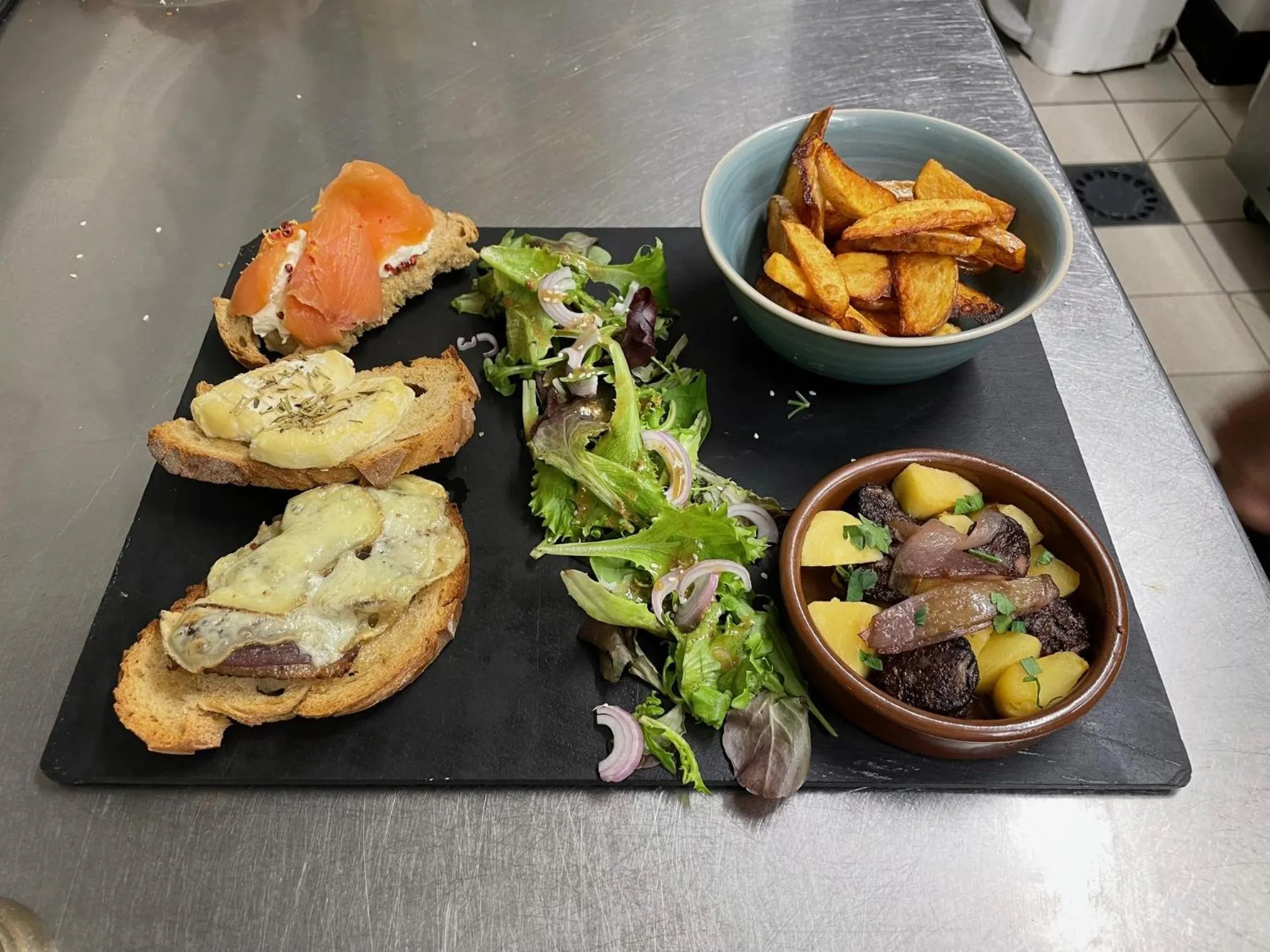 Food and drinks in Ô Chiroulet - Le Refuge de l'Isard