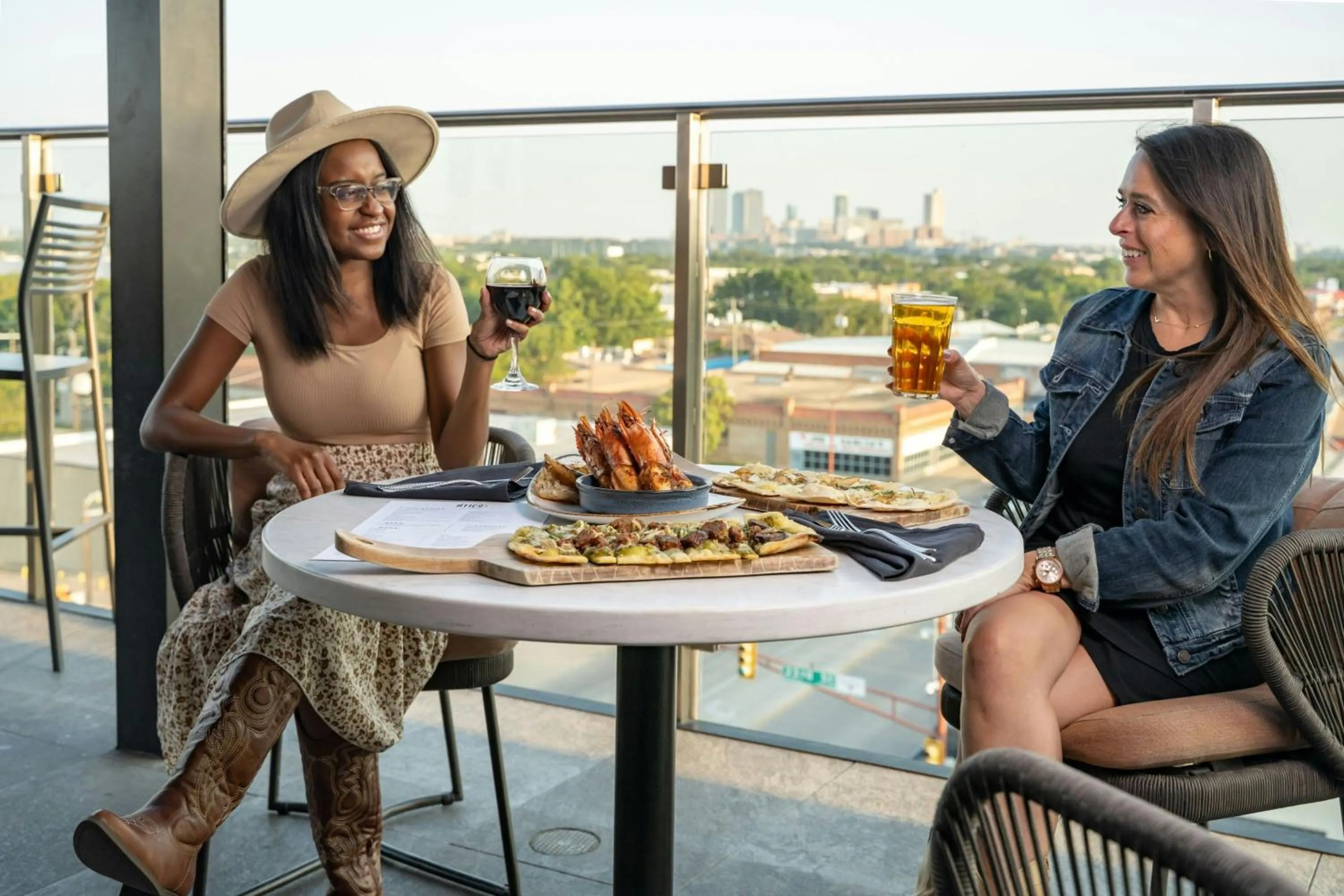 Restaurant/places to eat in SpringHill Suites by Marriott Fort Worth Historic Stockyards