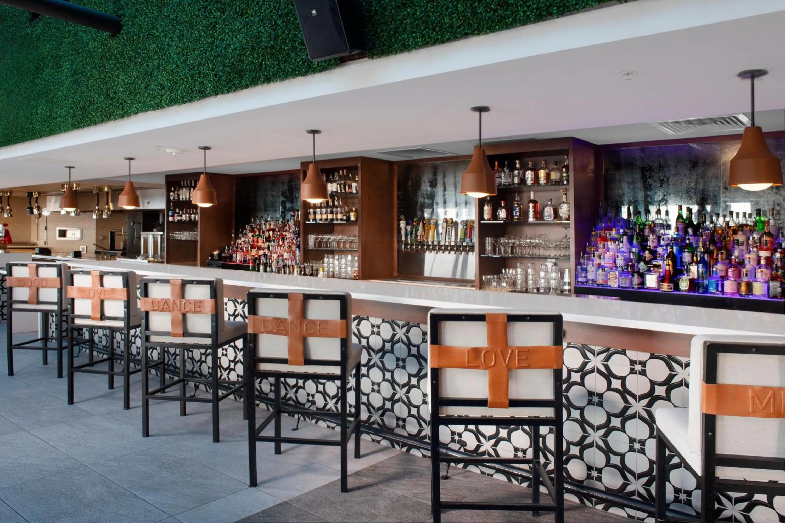 Lounge or bar in SpringHill Suites by Marriott Fort Worth Historic Stockyards