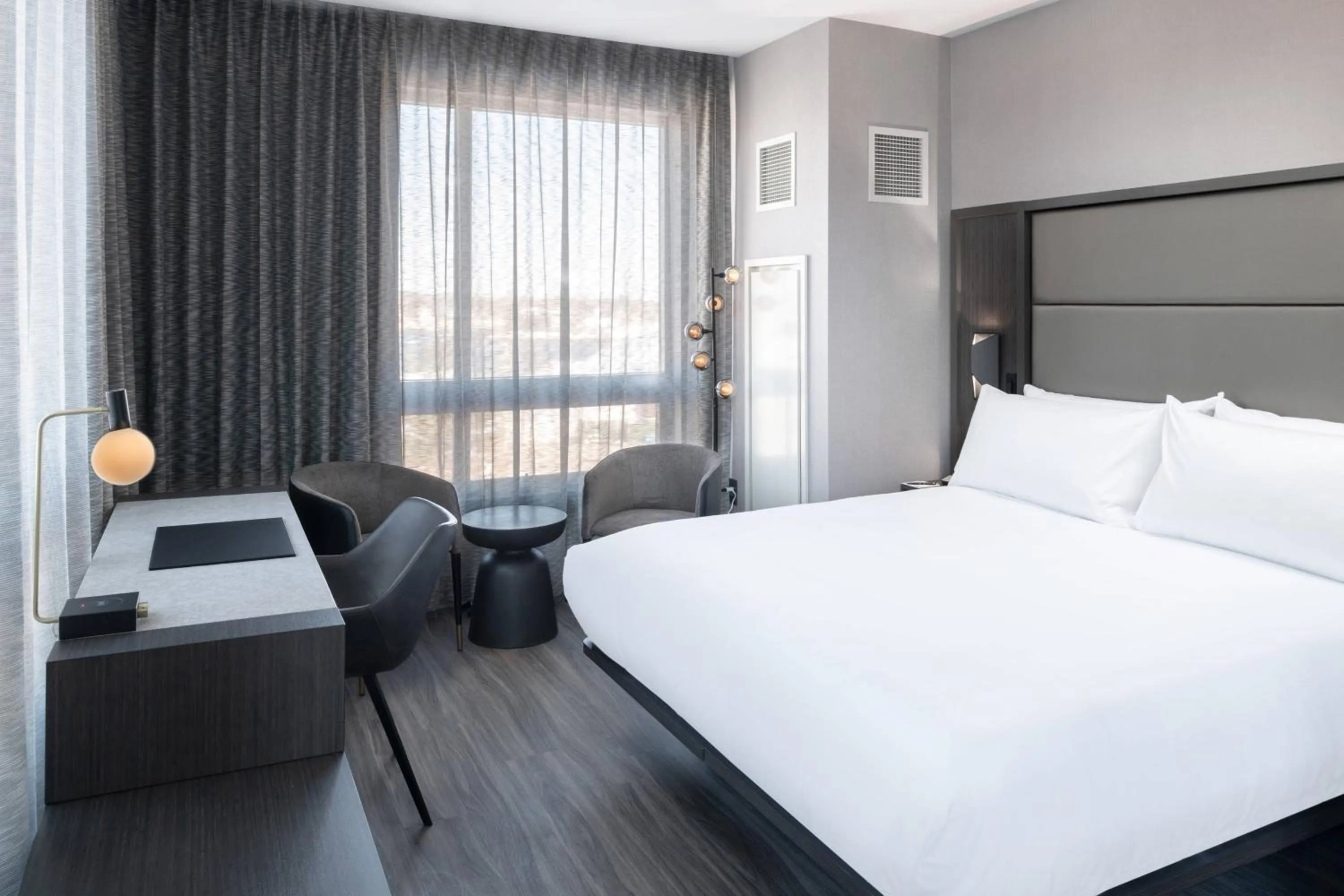 Photo of the whole room, Bed in AC Hotel by Marriott Portsmouth Downtown/Waterfront