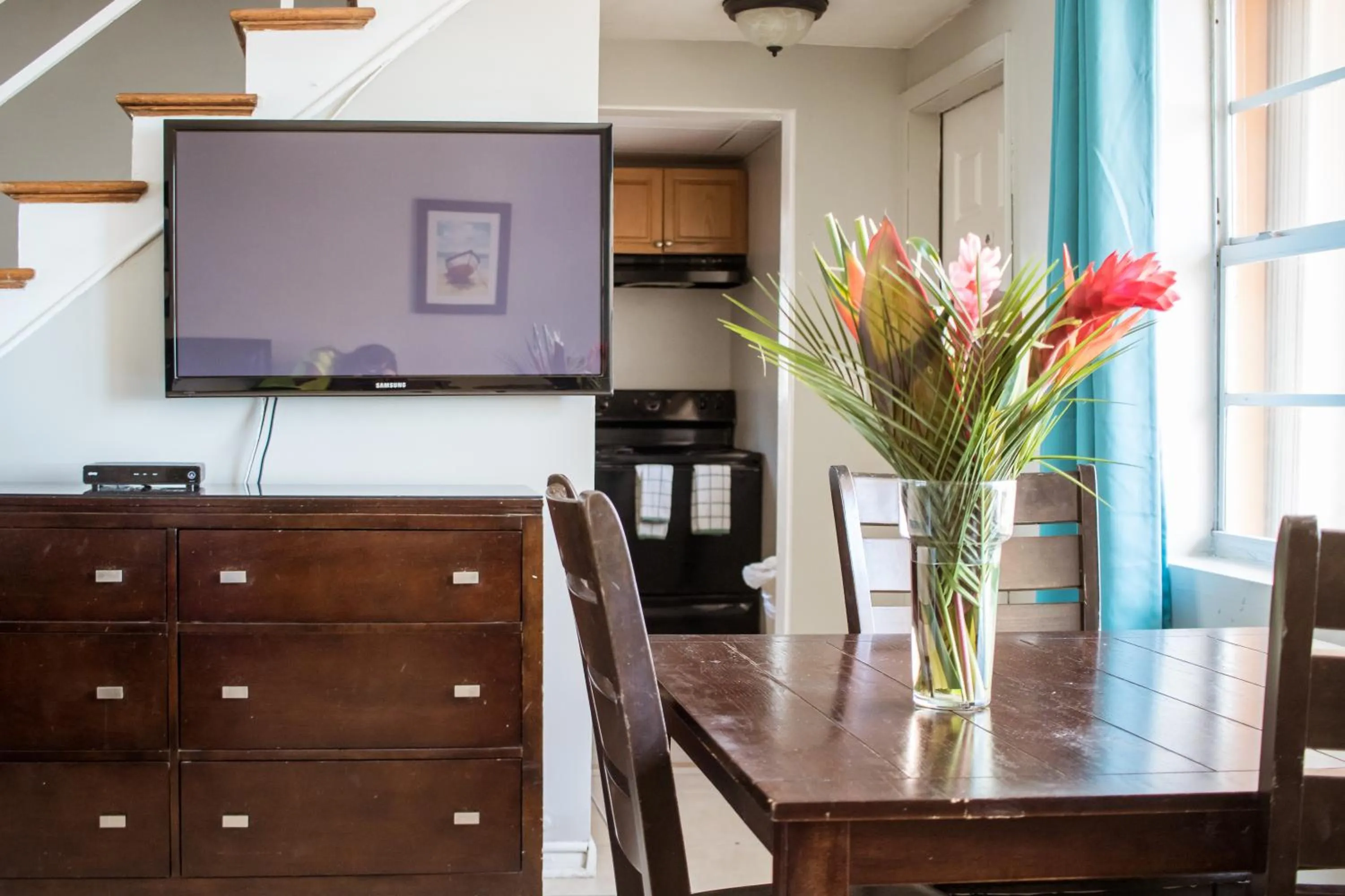 TV and multimedia in Riptide Oceanfront Hotel