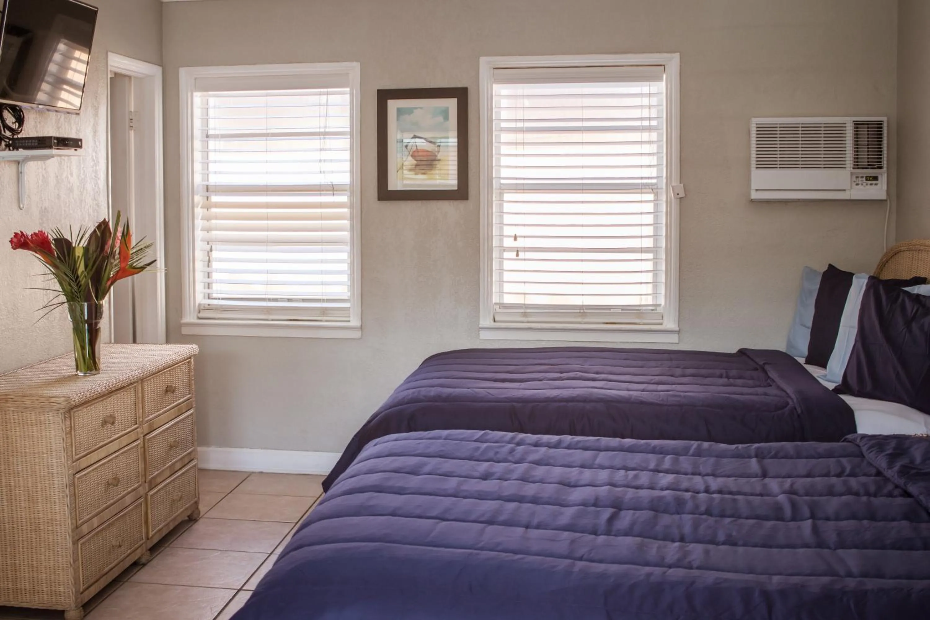Photo of the whole room, Bed in Riptide Oceanfront Hotel
