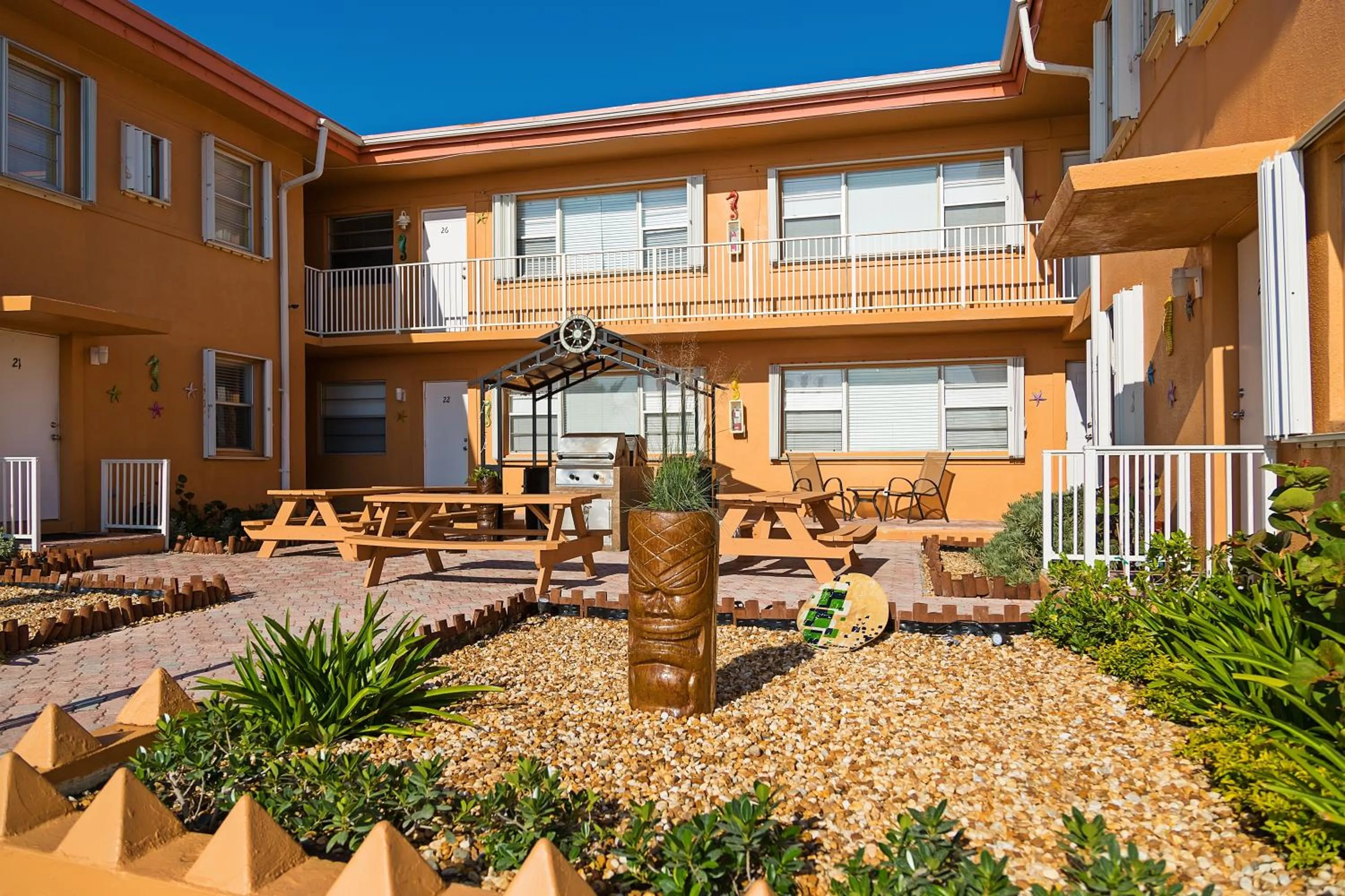 Facade/entrance in Riptide Oceanfront Hotel