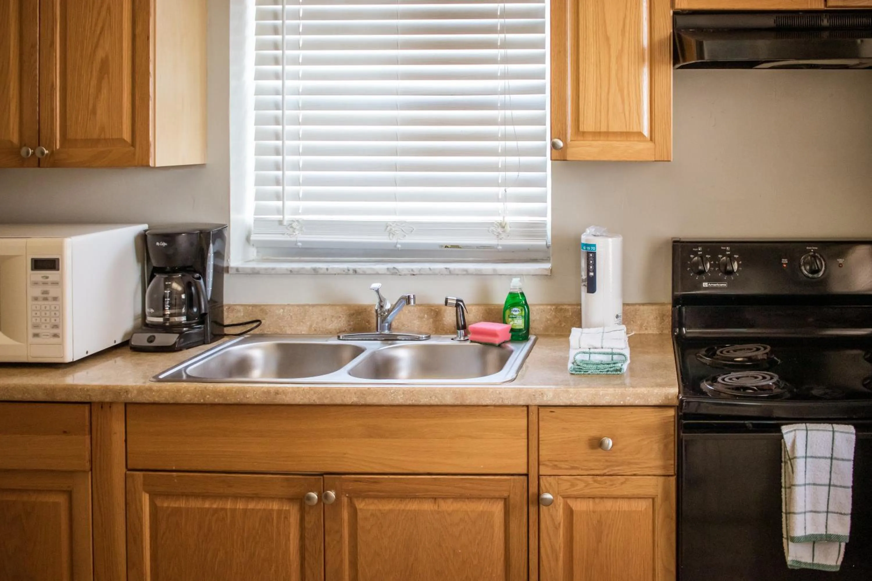 Kitchen or kitchenette in Riptide Oceanfront Hotel