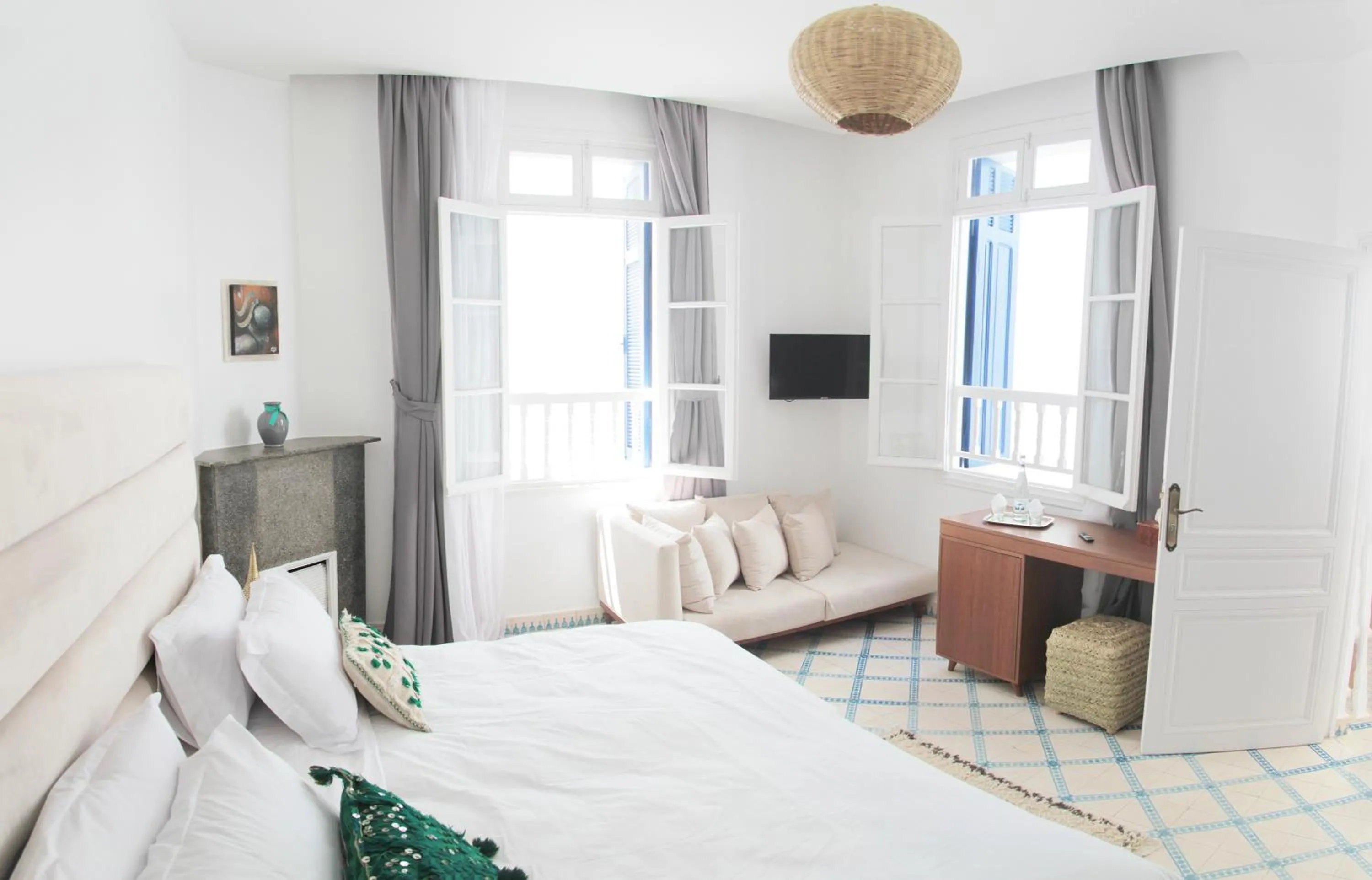 Photo of the whole room, Bed in Riad Borj El Baroud