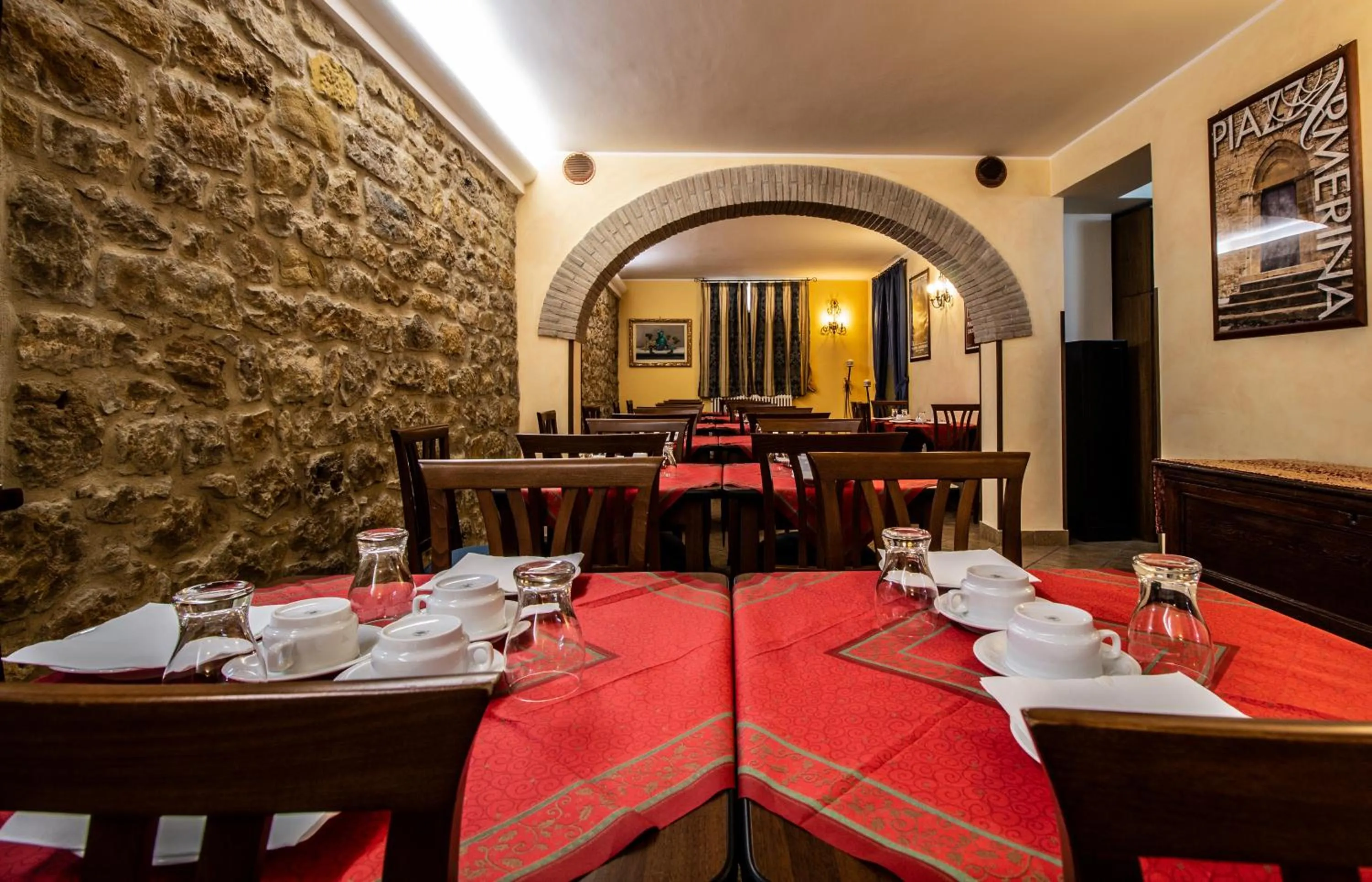 Restaurant/places to eat in Hotel Gangi