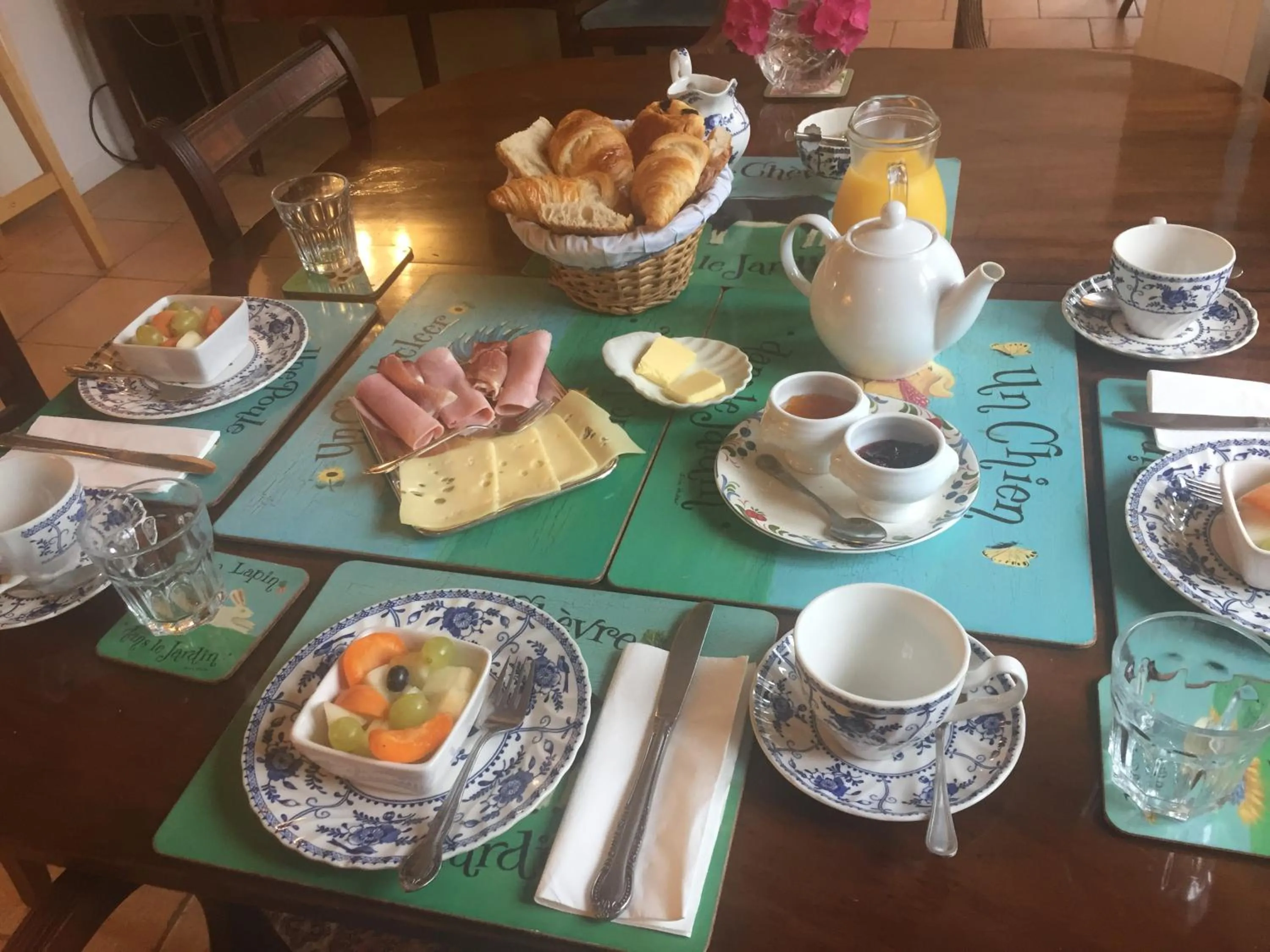 Continental breakfast in LE CLOS DU GOLF