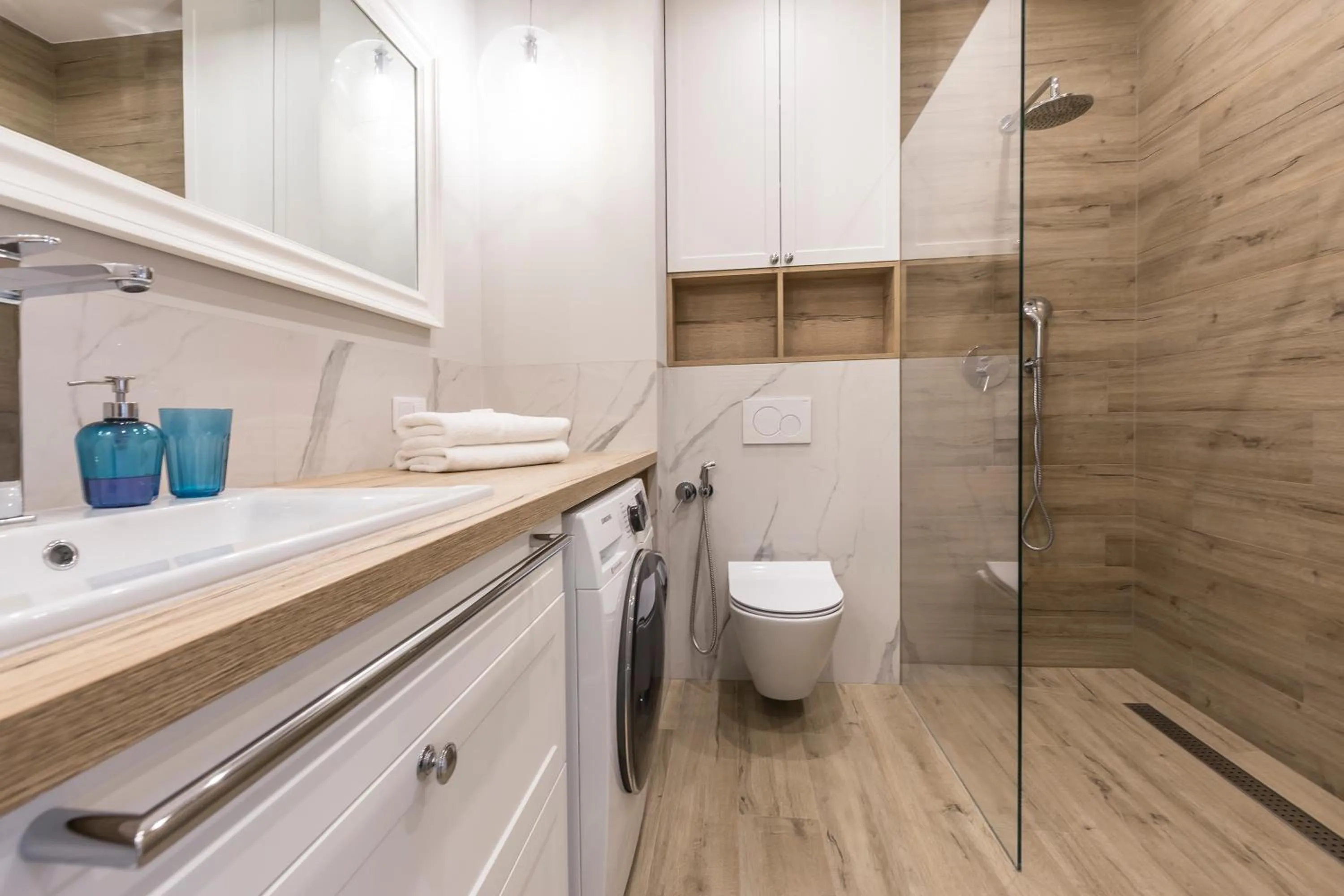 Shower in City Break Gdańsk Rajska 8 Apartamenty