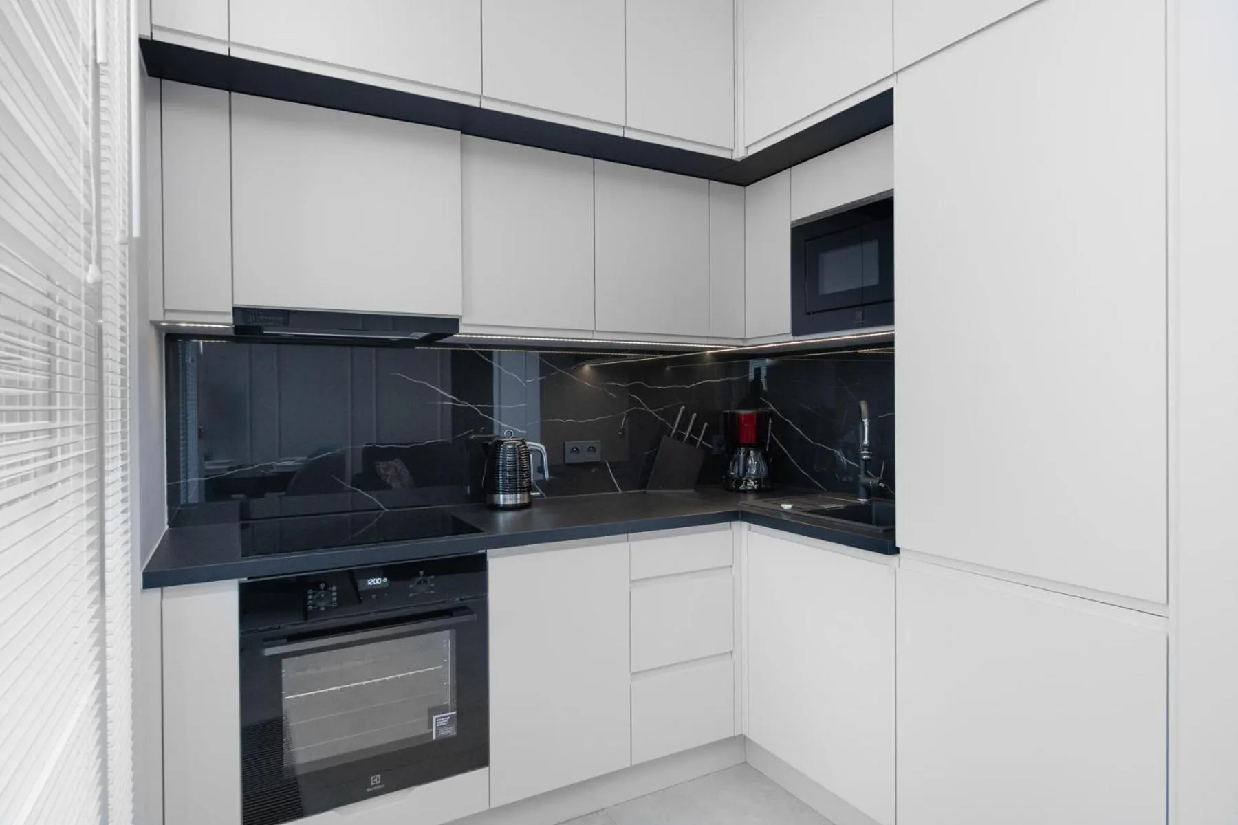 Kitchen or kitchenette in City Break Gdańsk Rajska 8 Apartamenty