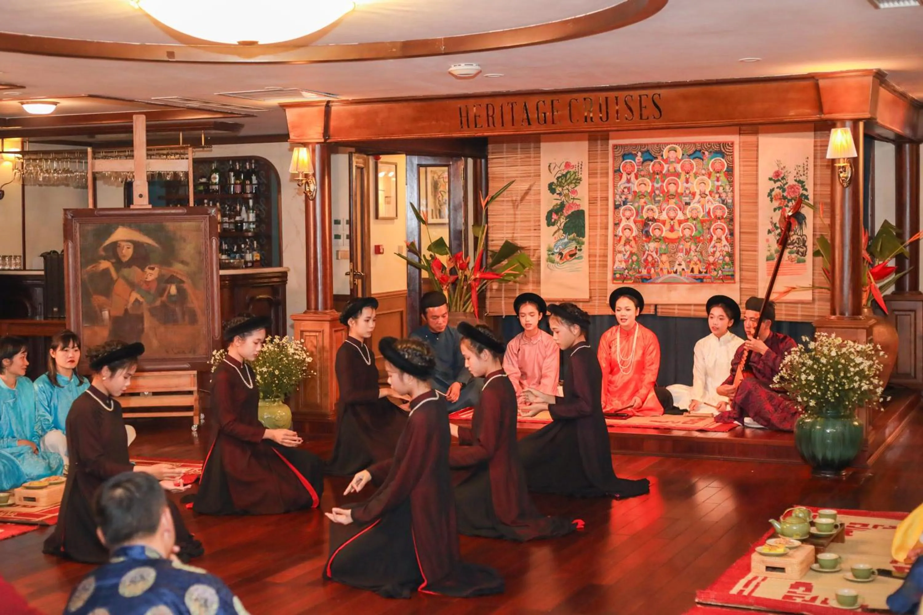 Evening entertainment in Heritage Cruises Binh Chuan Cat Ba Archipelago