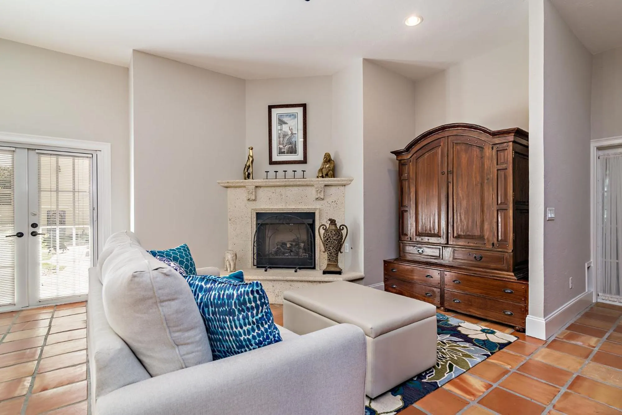 Living room in Grandview Gardens