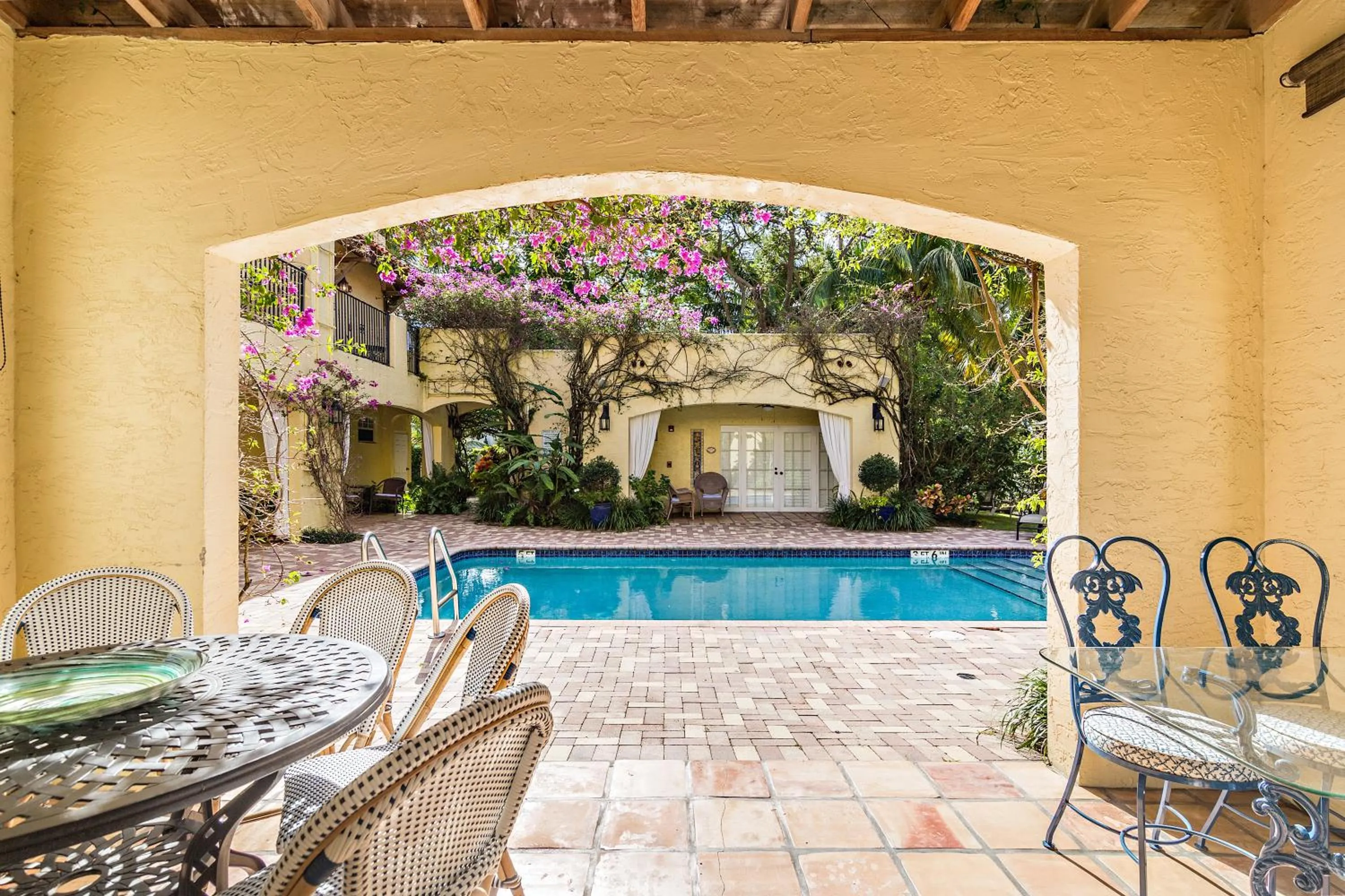 Swimming pool in Grandview Gardens