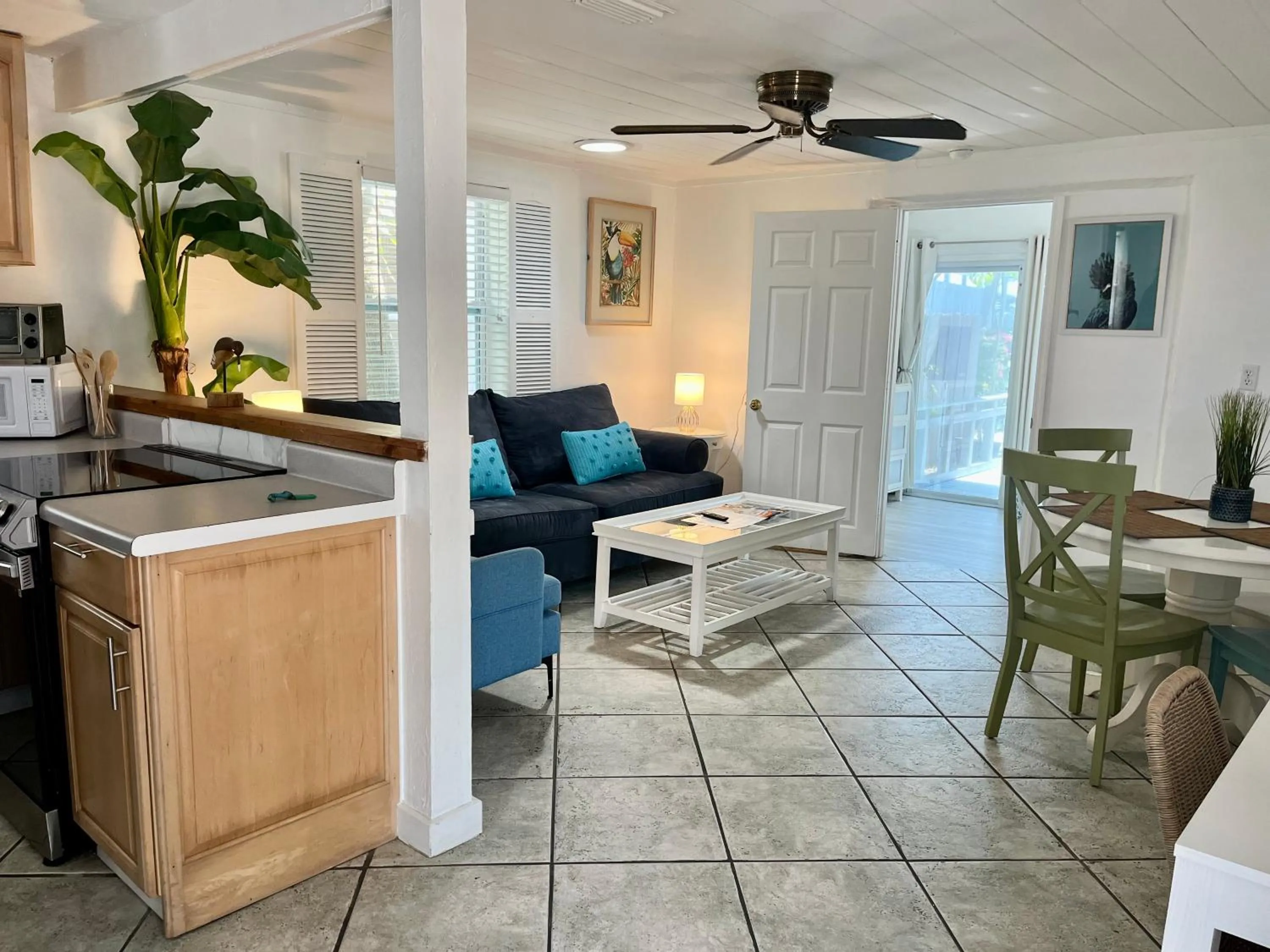 Dining area in Turtle Beach Resort