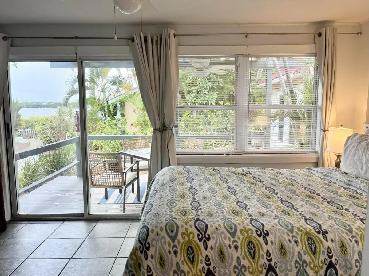 Bedroom, Bed in Turtle Beach Resort