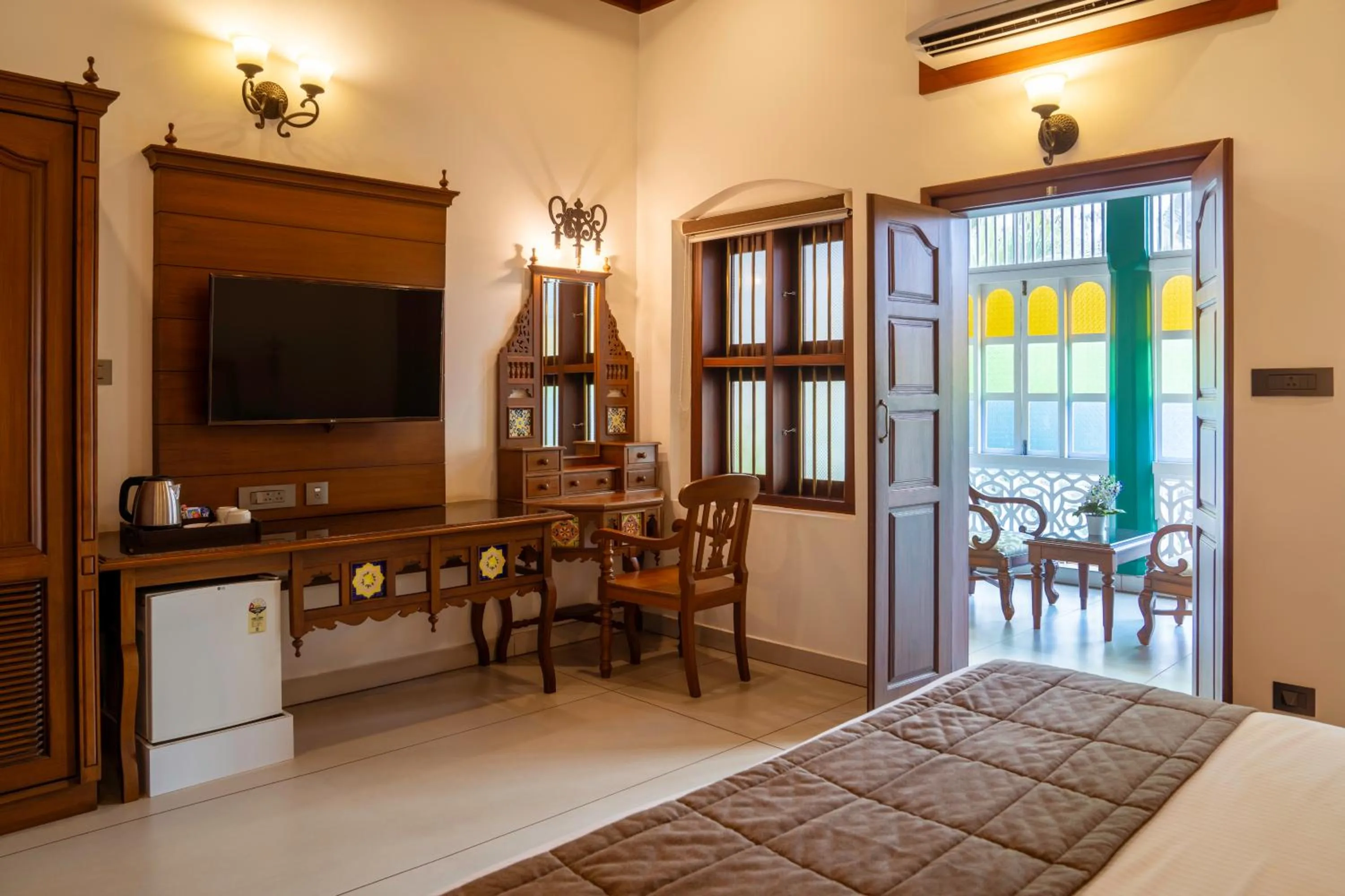 TV and multimedia in Villa De 1945