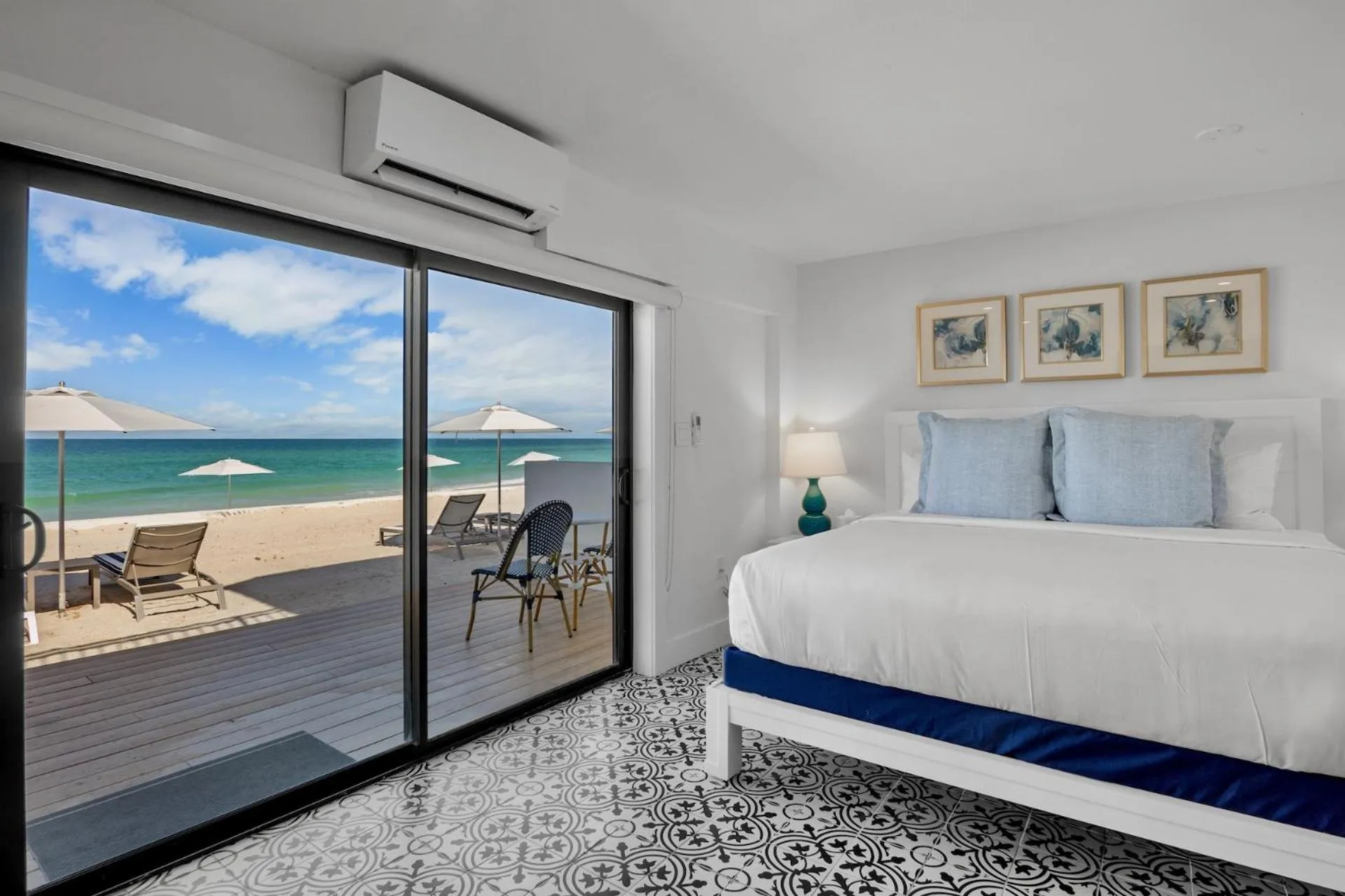 Bed in Seaside at Anna Maria Island Inn